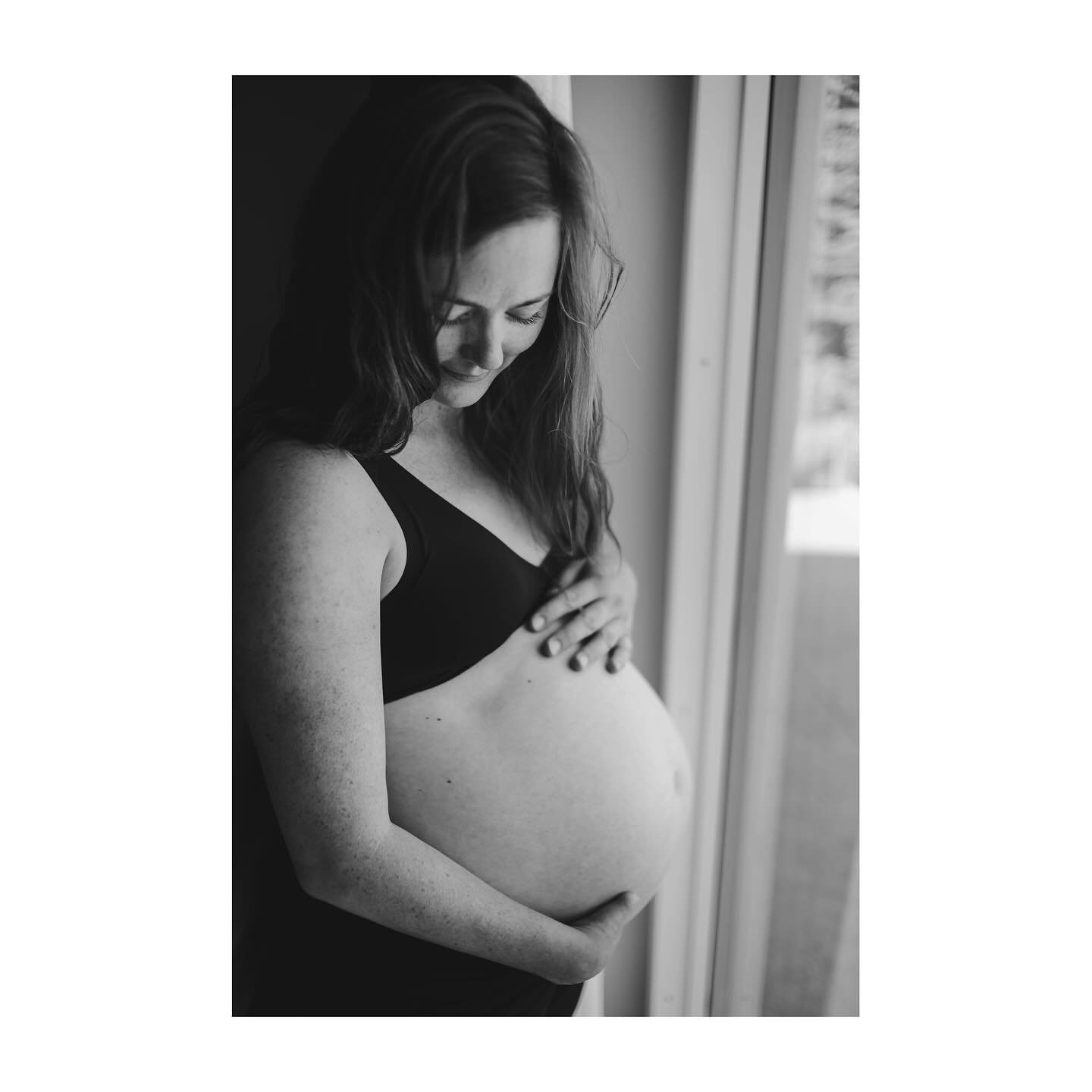 Hjemmefotografering af smukke Louise med s&oslash;deste Ludvig i maven ❤️

 

#fotografs&oslash;nderborg #fotografs&oslash;nderjylland #familiefotograf  #b&oslash;rnefotograf #m&oslash;dregruppefotografering 
#fotografaabenraa #kvindeligfotograf #fam