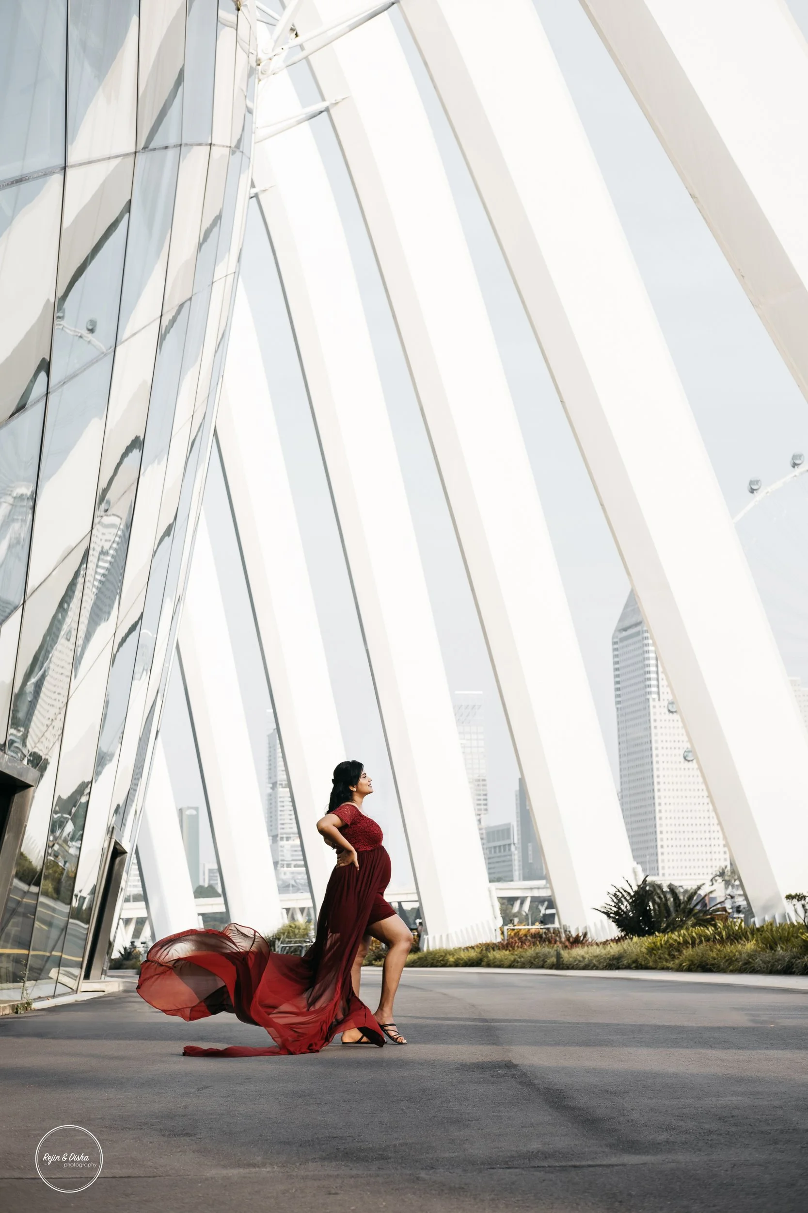 Outdoor Maternity photoshoot singapore MBS Gardens by the bay