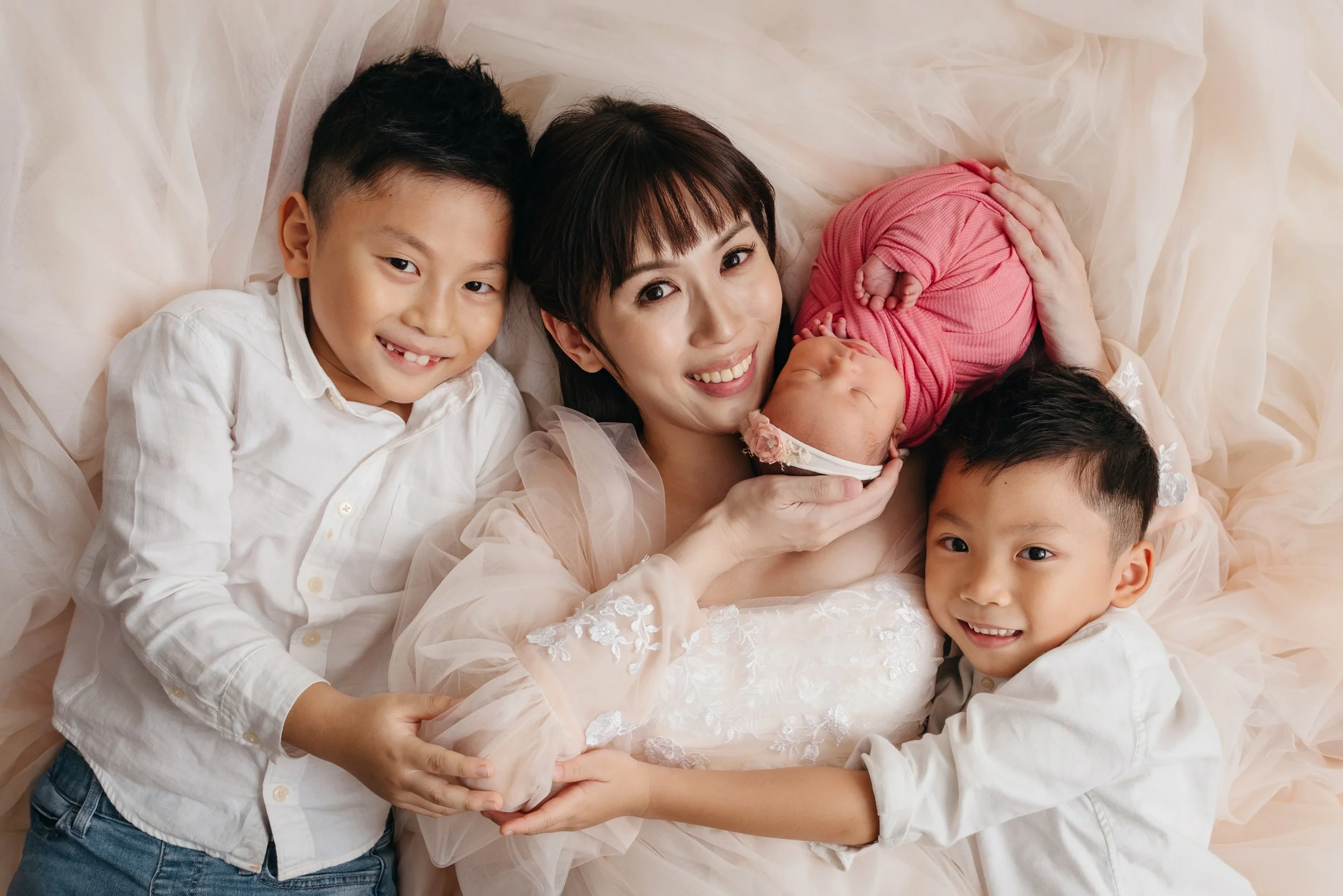 newborn family photoshoot singapore-0021.jpg