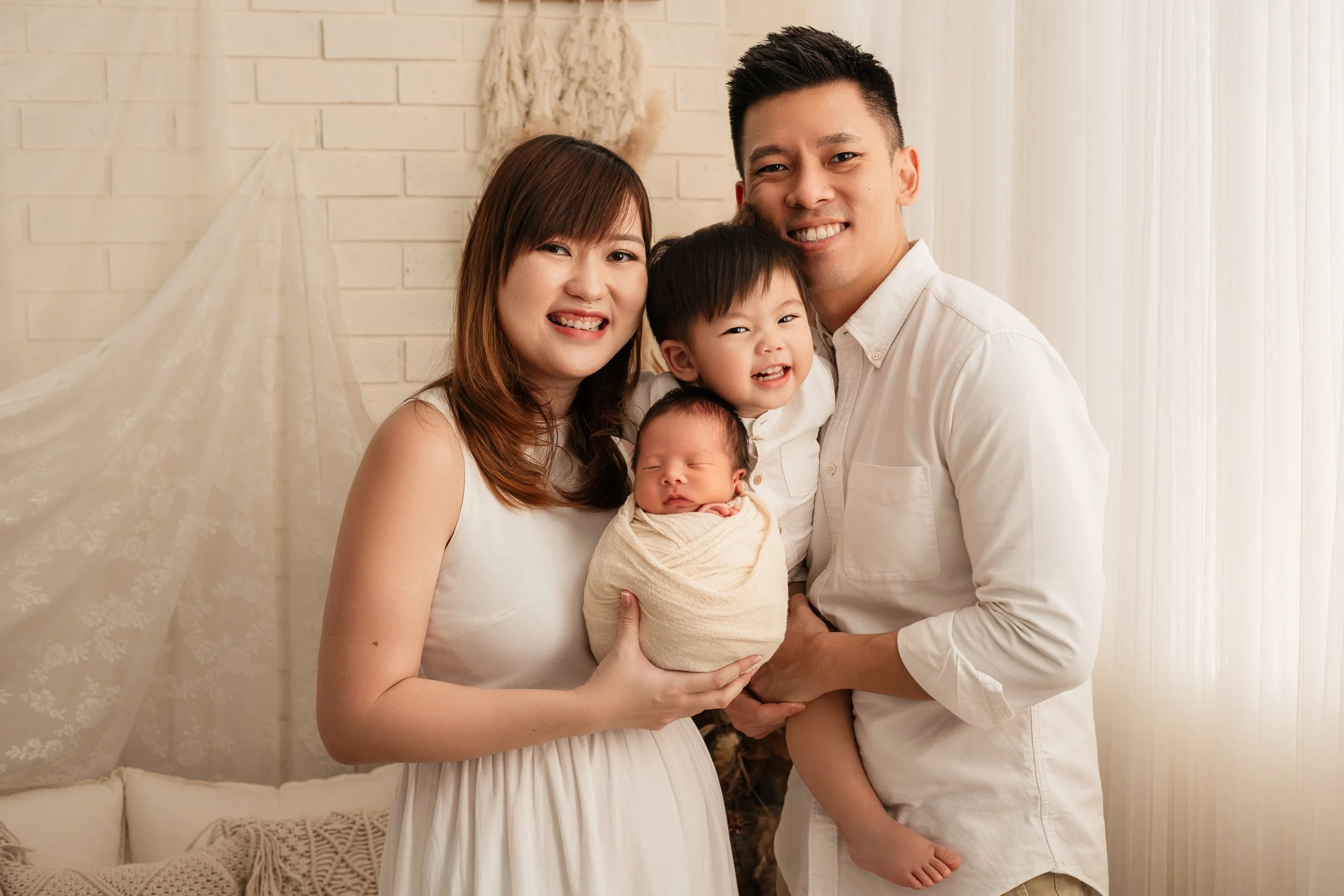 newborn family photoshoot singapore-0007.jpg