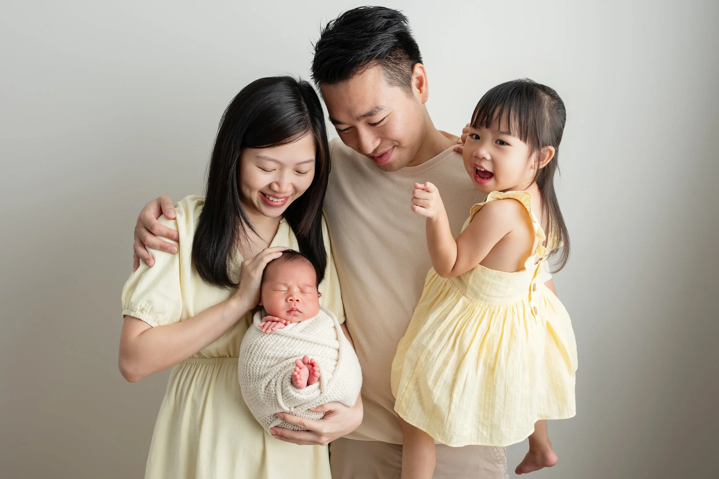 newborn family photoshoot singapore-0019.jpg