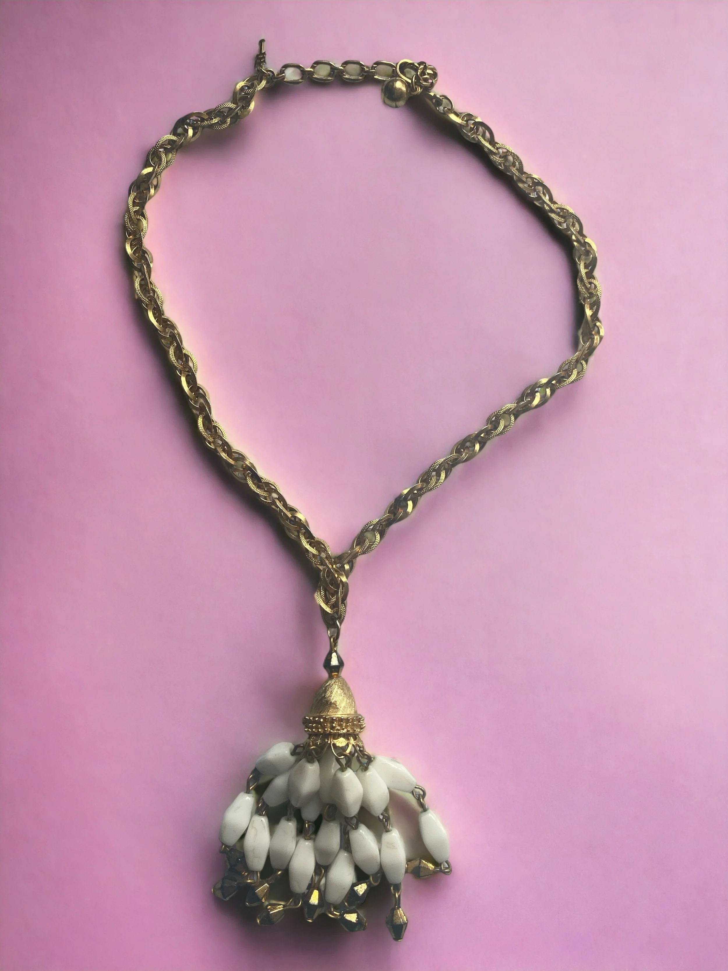 1960S WHITE AND GOLD TRIFARI TASSEL PENDANT NECKLACE