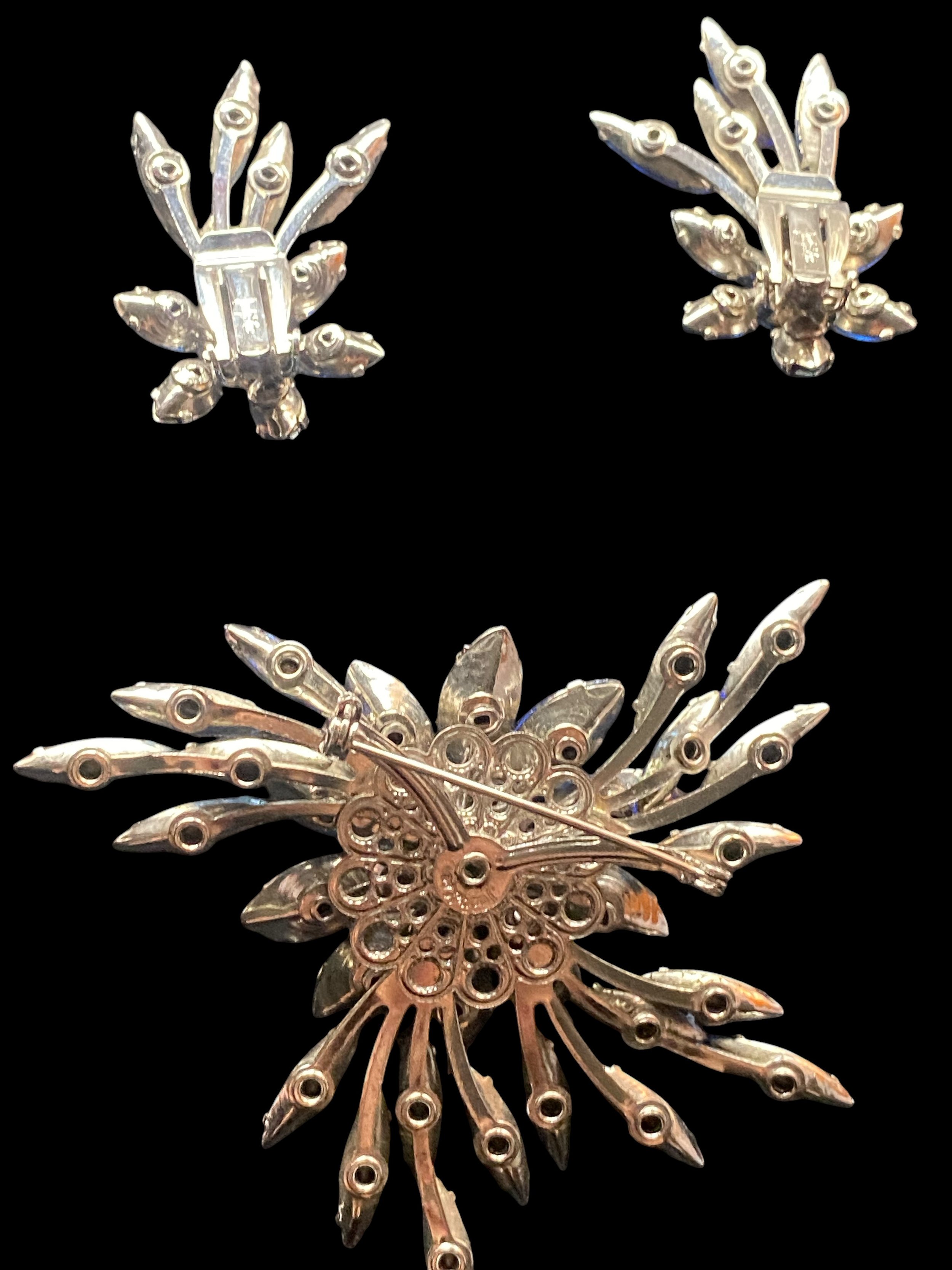 Judy Lee Blue Brooch Clip on Earring Set