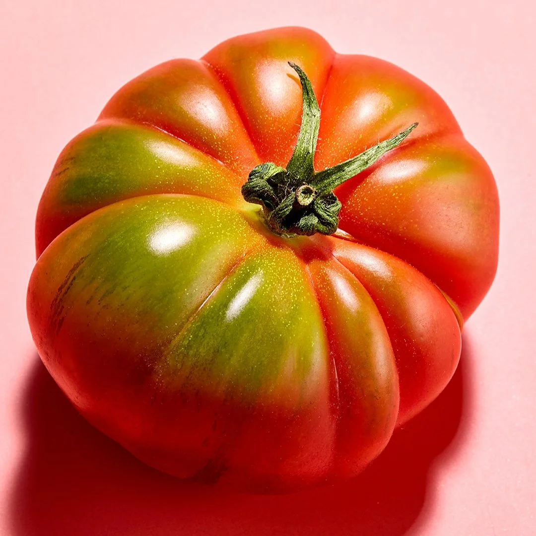 Trending Foto Objekt: die gezahnte Fleischtomate. Hier war fast jeder Effekt zu viel. #tomatoes #stillifephotography #foodphotos