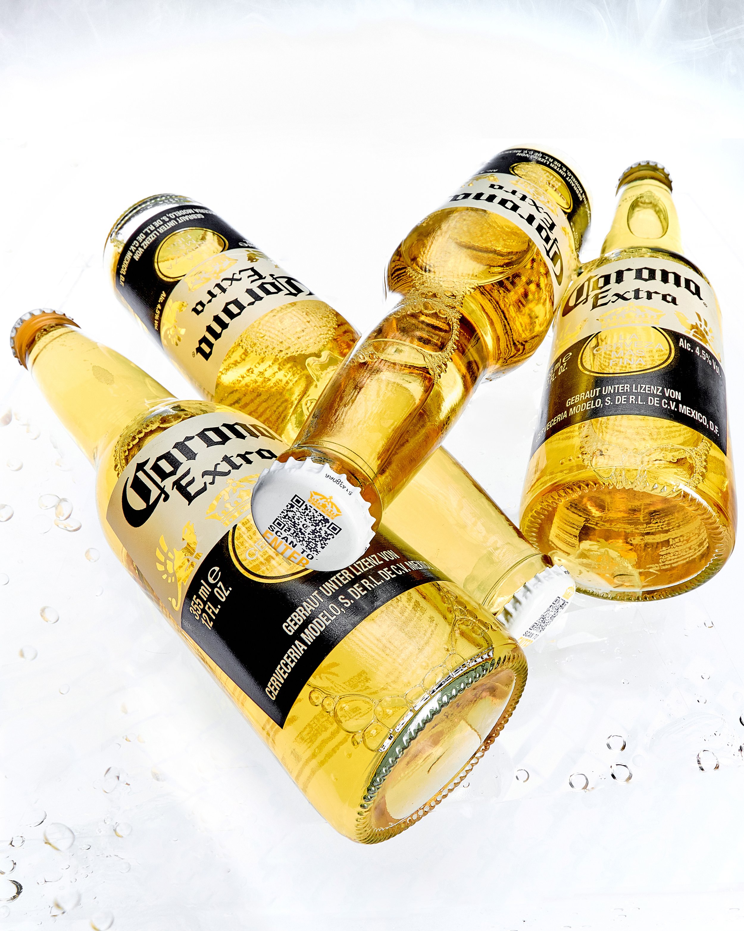 Corona_Beer_wideangle_productshot_Bottles_studiophotography.jpg