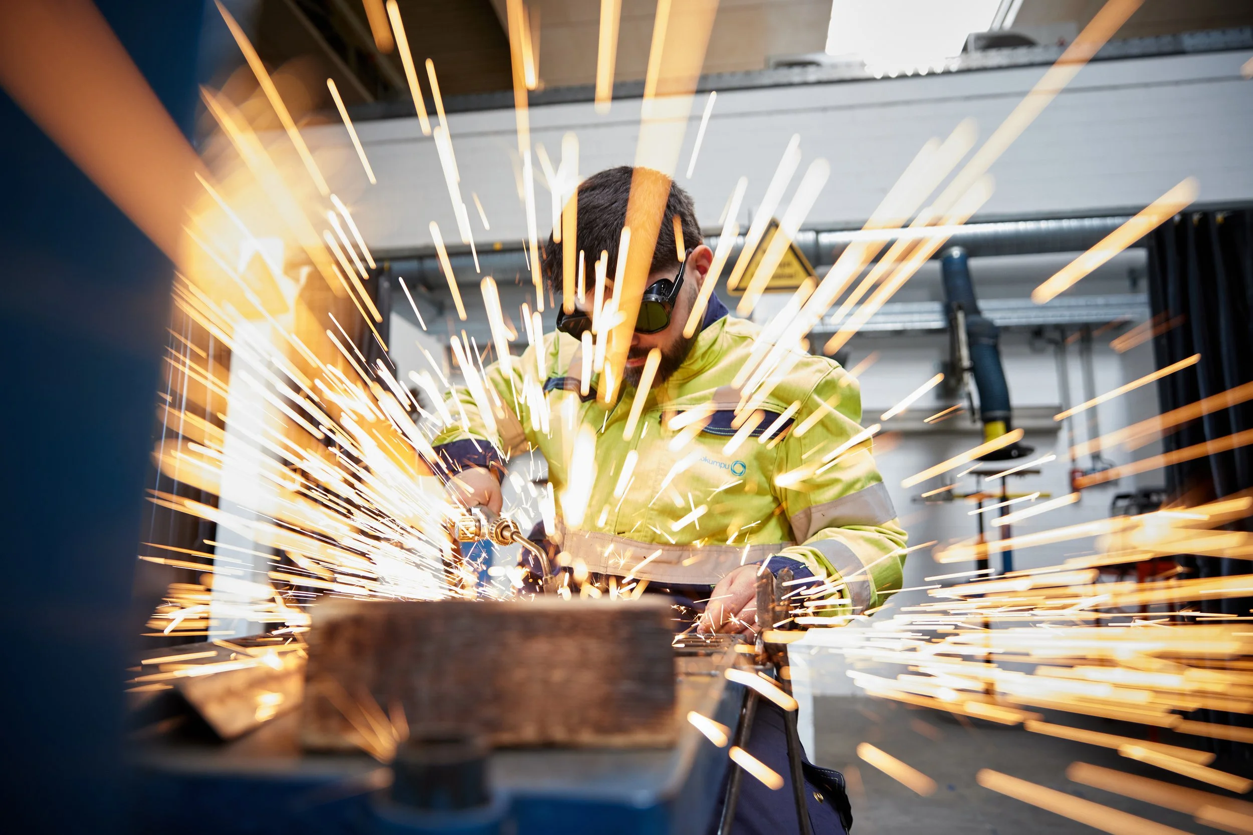 Industriefotografie_Fotostudio_Rainer_Holz_Industriehalle_Schweissen_Schweisser.jpg