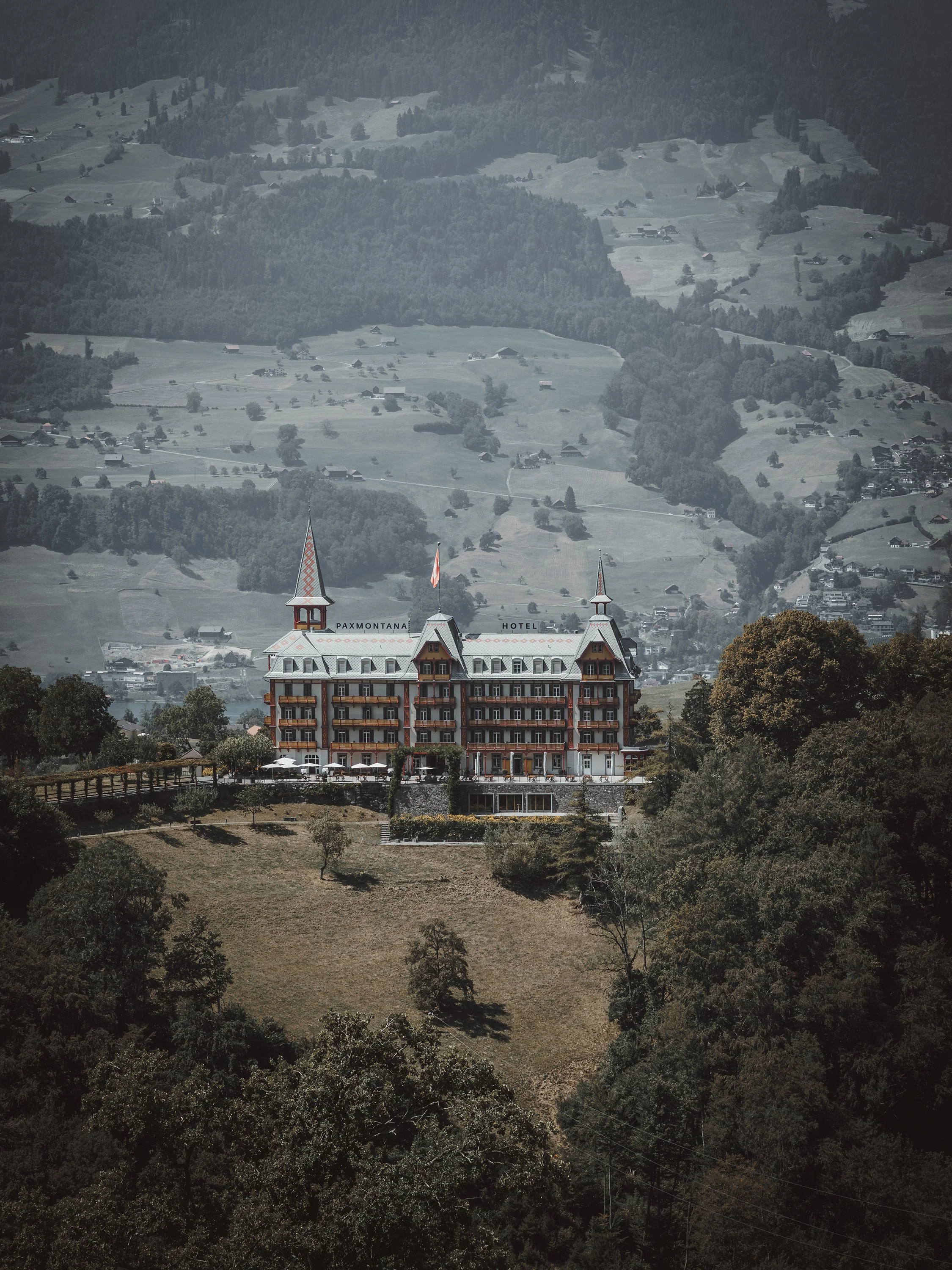 Art Nouveau Hotel Paxmontana in Flüeli-Ranft