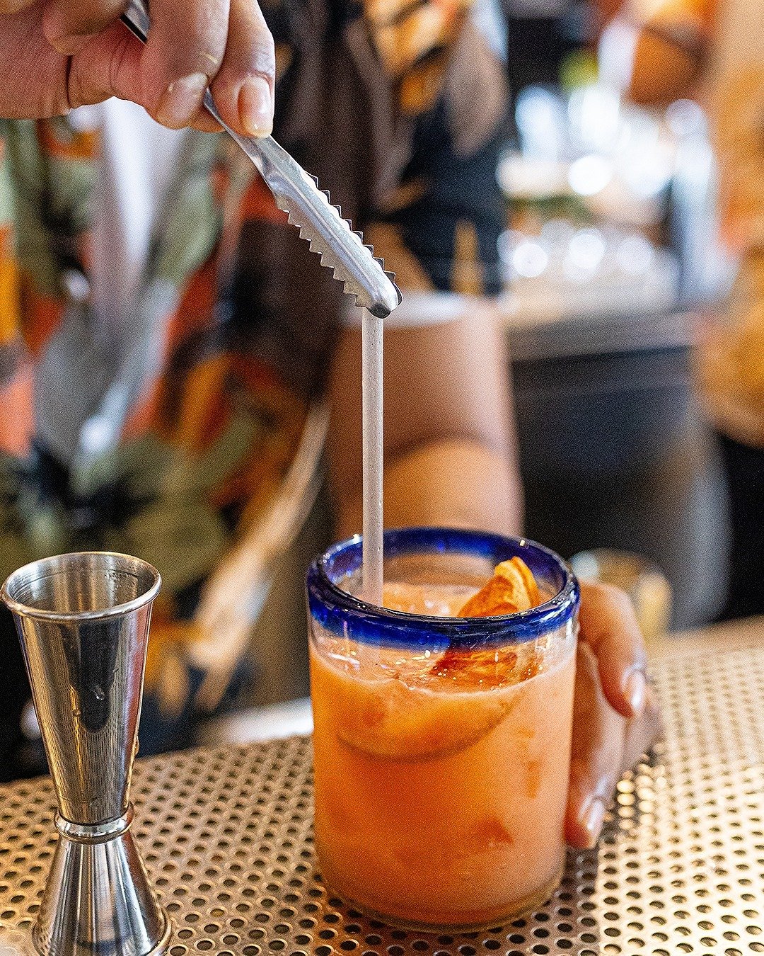 Here's a frightening fact for your next fiesta: over 2 million plastic straws are used in Singapore every day, which would be more than enough to border the country's coastline twice 🤯⁠
⁠
The straws in all of our restaurants are made with agave cell