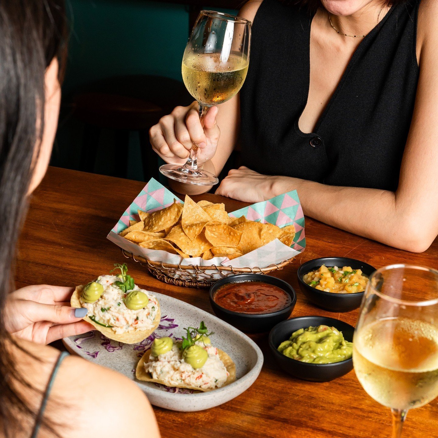 Ah, picture this: the perfect pairing &ndash; a glass of zesty Buronga Sauvignon Blanc in one hand and our Tuna Tostadas in the other 😋 ⁠
⁠
The crisp, refreshing white perfectly complements the fresh seafood and creamy sauce in the tostadas 🎉 It's 