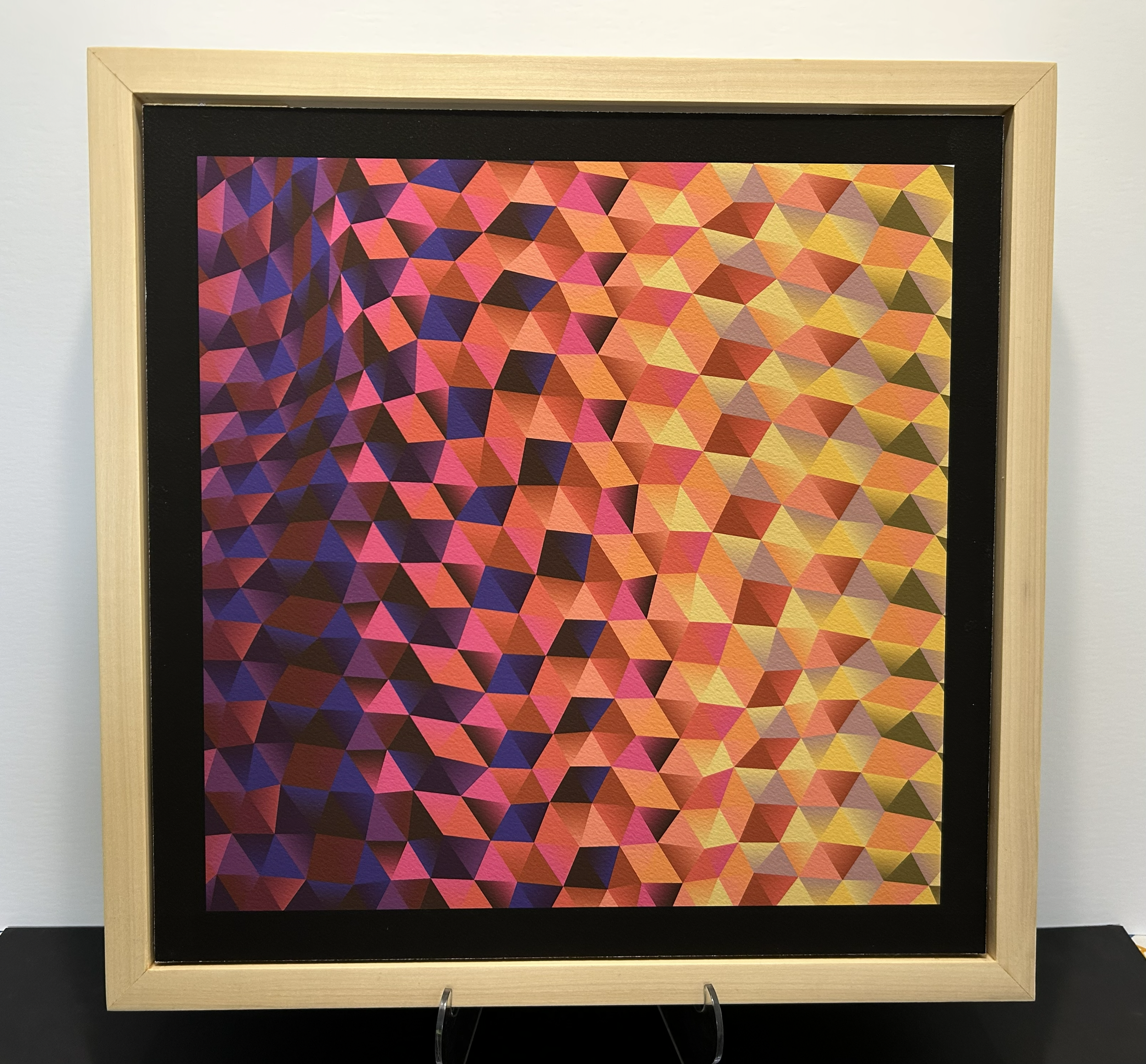hex_nosiy_framed_print_g.png