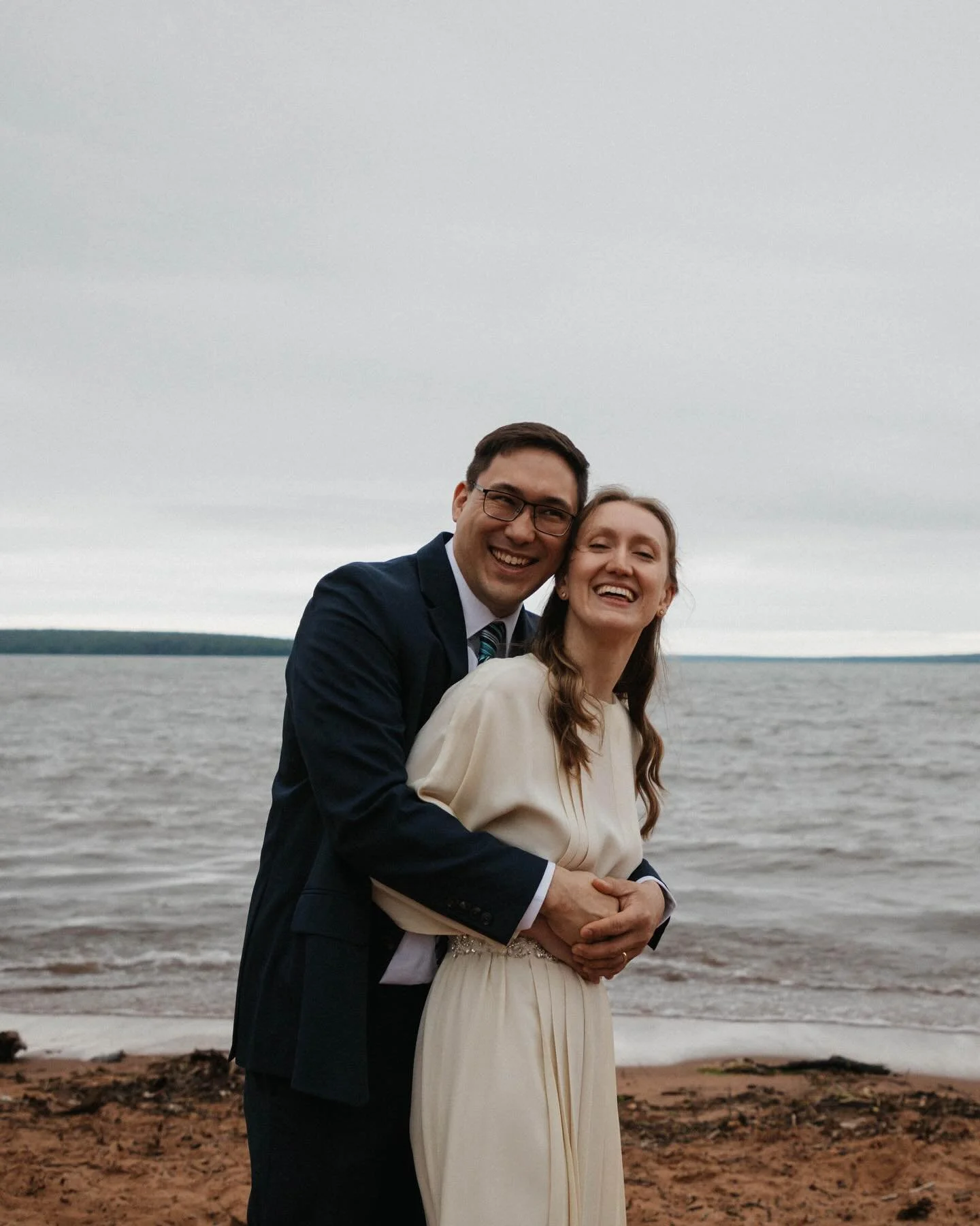 If you&rsquo;re tying the knot near Lake Superior and beach photos aren&rsquo;t in your wedding plans, I&rsquo;ll be kindly insisting on making them a part of your itinerary 🤝

#mnphotography #mnphotographer #minneapolisphotography #minneapolisphoto