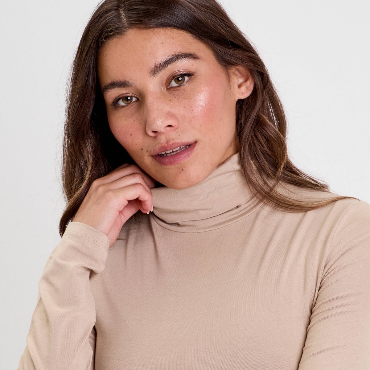 t-shirt-uni-a-manches-longues-sable-femme-vue7-36125386630341023.jpg
