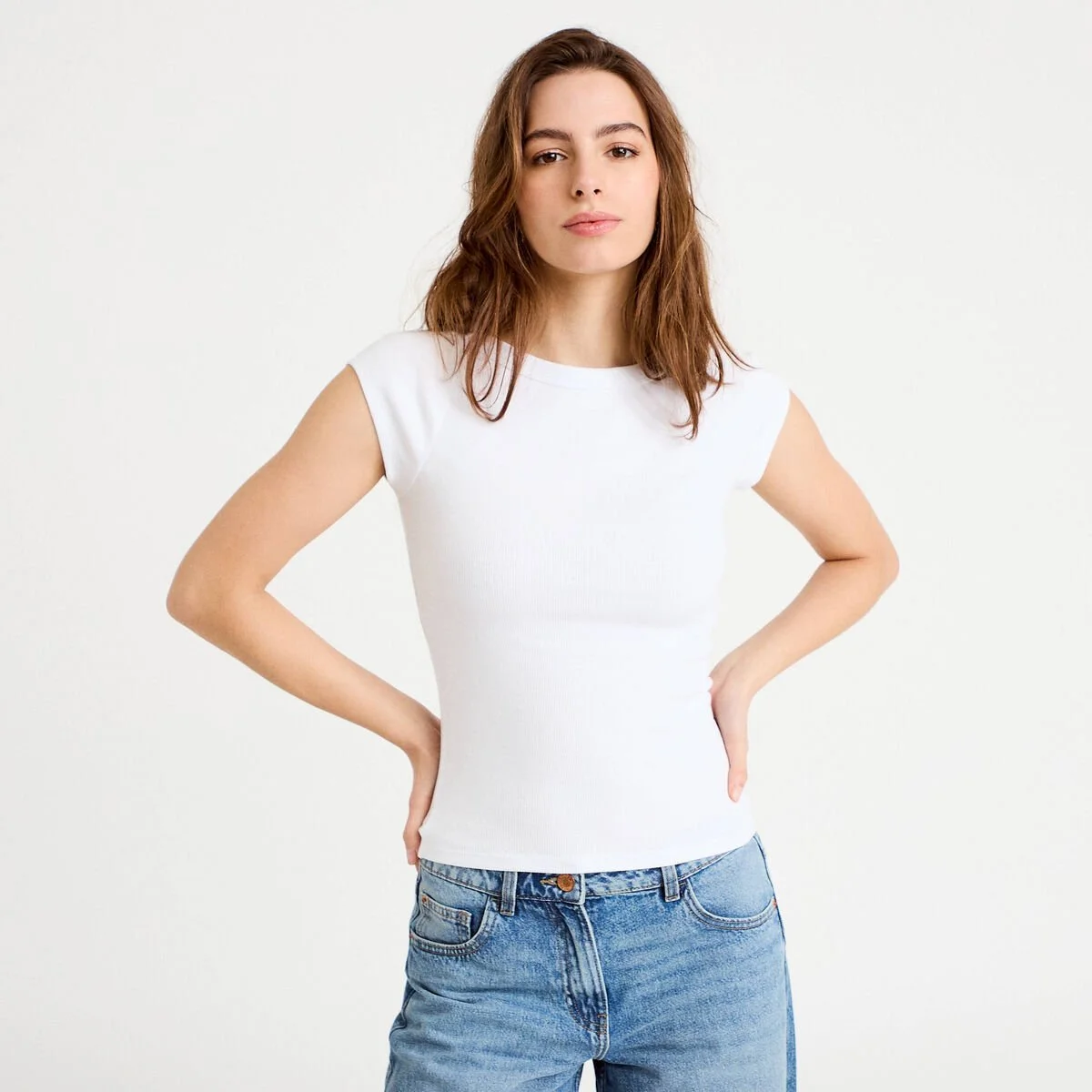 t-shirt-cintre-col-bateau-blanc-femme-vue7-36125366573500968.jpg