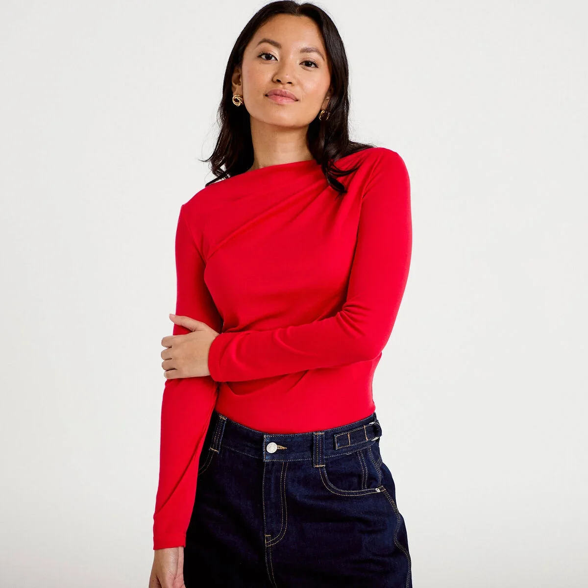 t-shirt-col-benitier-manches-longues-rouge-femme-vue7-36125376632751274.jpg.webp