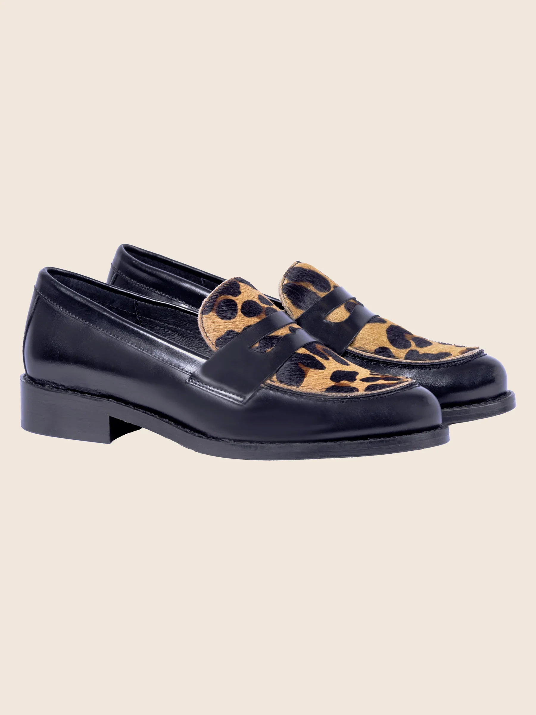 mocassins-cuir-noir-leopard-1.jpg-2.webp