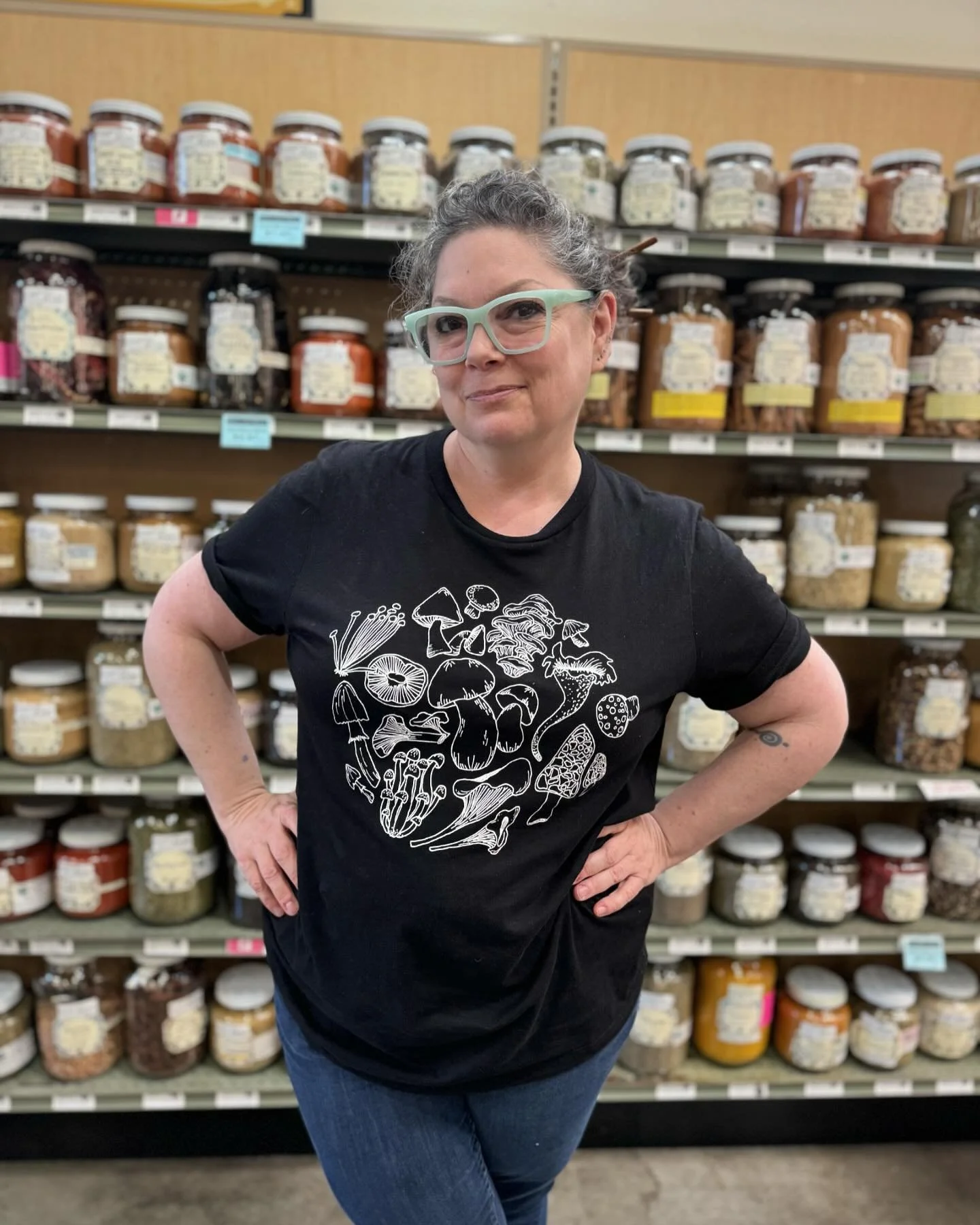 A couple years ago I collaborated with @rainbow_grocery to do a mushroom tee and they brought it back last month! 🍄&zwj;🟫 🍄 Check it out and support your local grocery co-op ☺️ 
.
#mushroomart #mushroomaesthetic