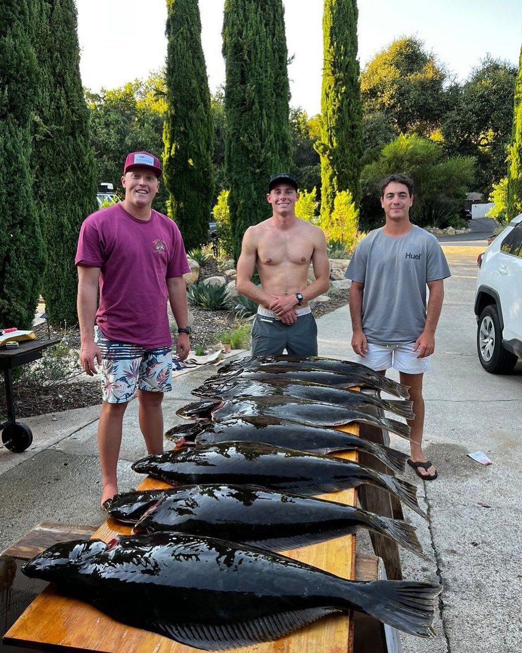 Future fish tacos 🌮 and ceviche!  Island flatties!  Zane Booth, Dominik Stefanou and Stephen Blaauw putting dinner on the table.
#kelptotable #staysalty