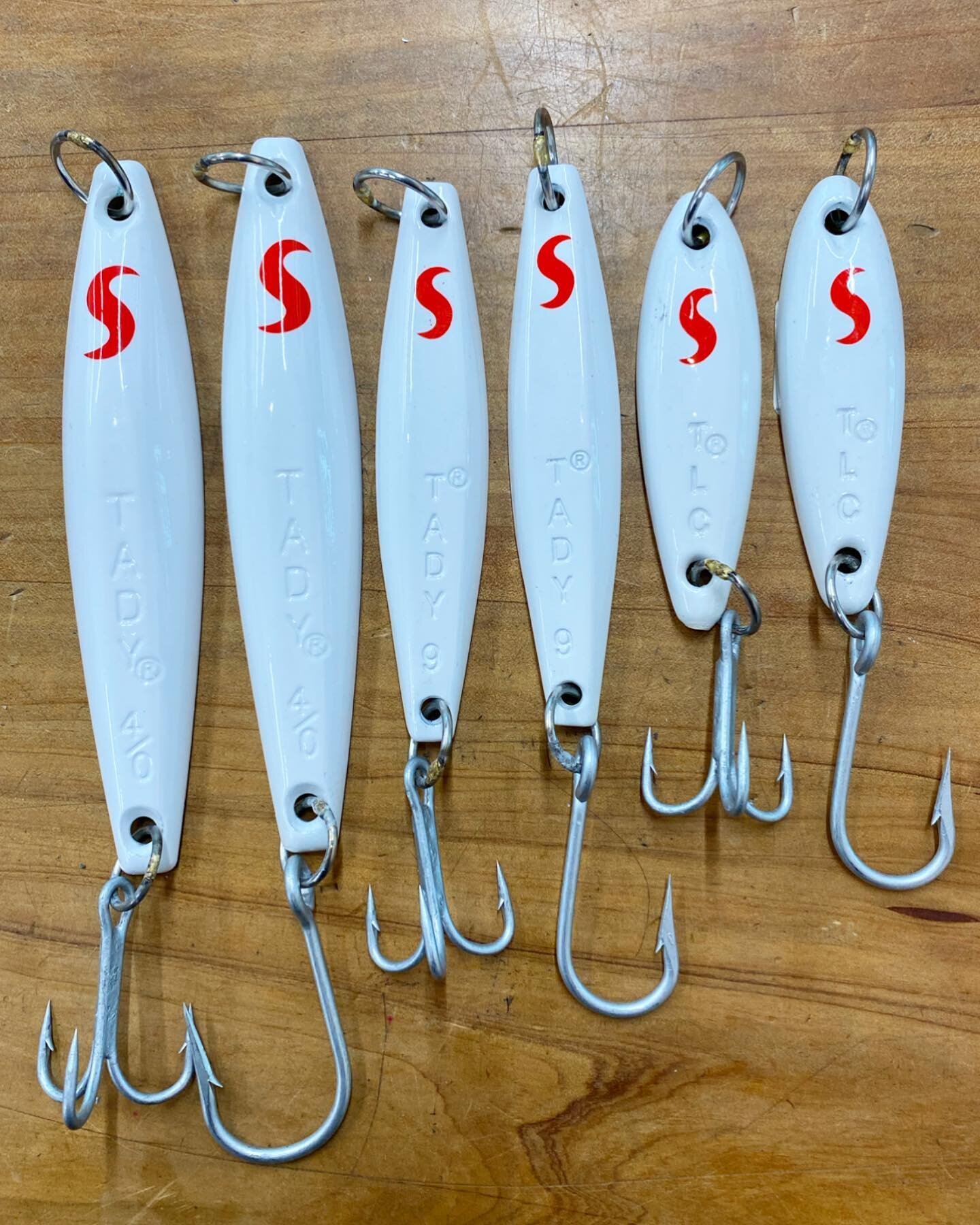 Tady Glow &amp; White 
Single/Treble Hook options in stock! 

From rockfish, Sea Bass and Tuna. The single hook is a game changer, built strong enough for big tuna but great way to fish Sea Bass. Pin a squid or two and sink it out. Or in the rod hold