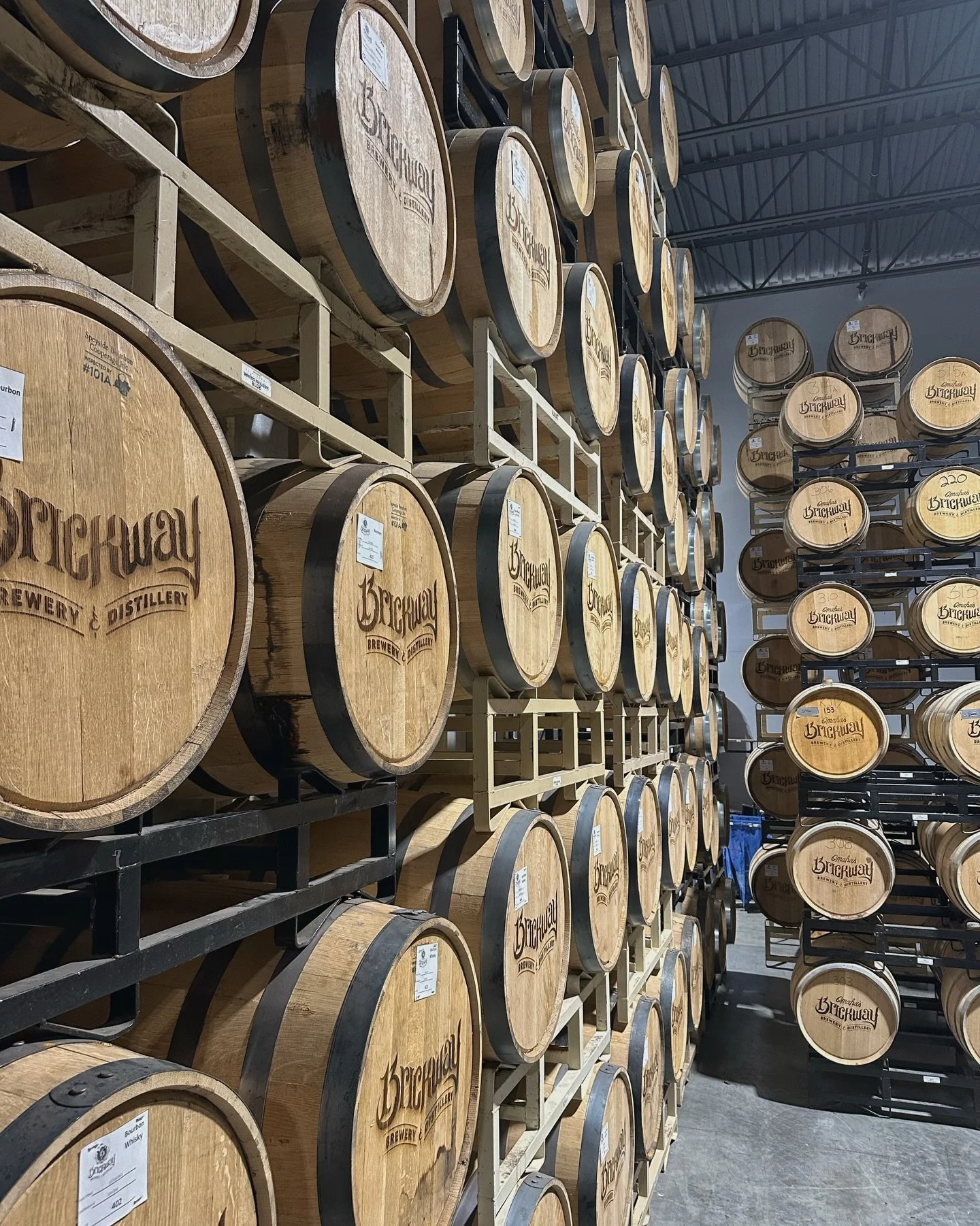 Your barrel. Your bottle. Your brand. Your mission. 🥃

Our 𝐁𝐫𝐢𝐜𝐤𝐰𝐚𝐲 𝐁𝐚𝐫𝐫𝐞𝐥 𝐏𝐢𝐜𝐤 𝐏𝐫𝐨𝐠𝐫𝐚𝐦 gives you an opportunity to sit down with our master distiller, @brickwayzac, taste hand-selected barrels of our award-winning Single Ma