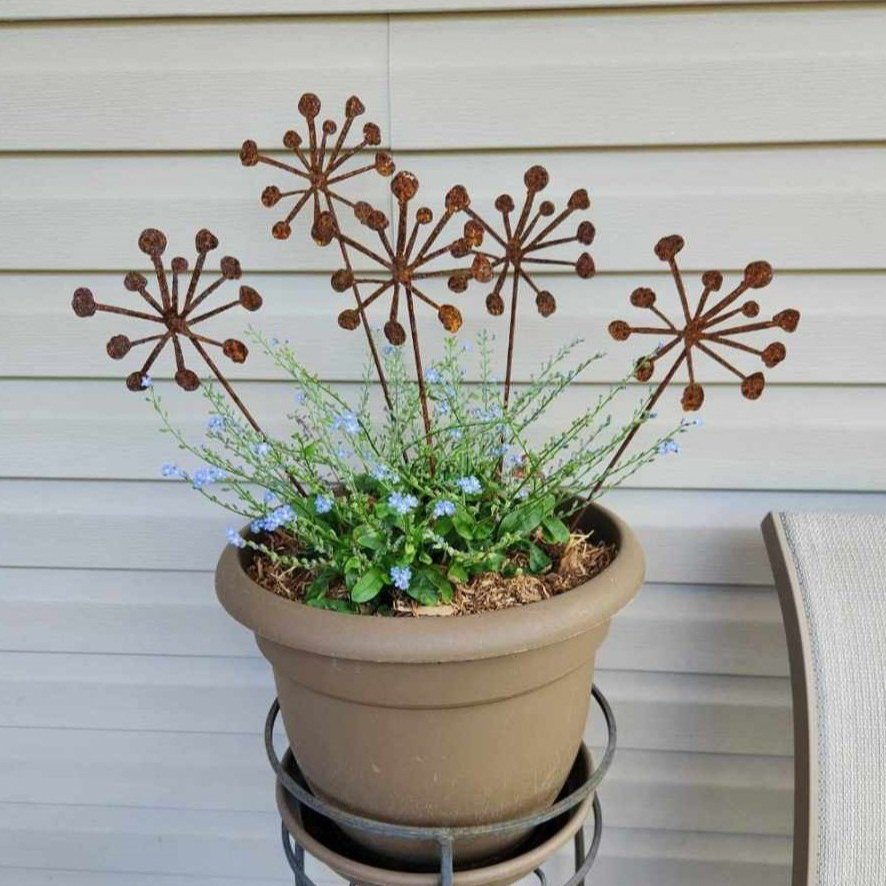 Dandelion flower stake