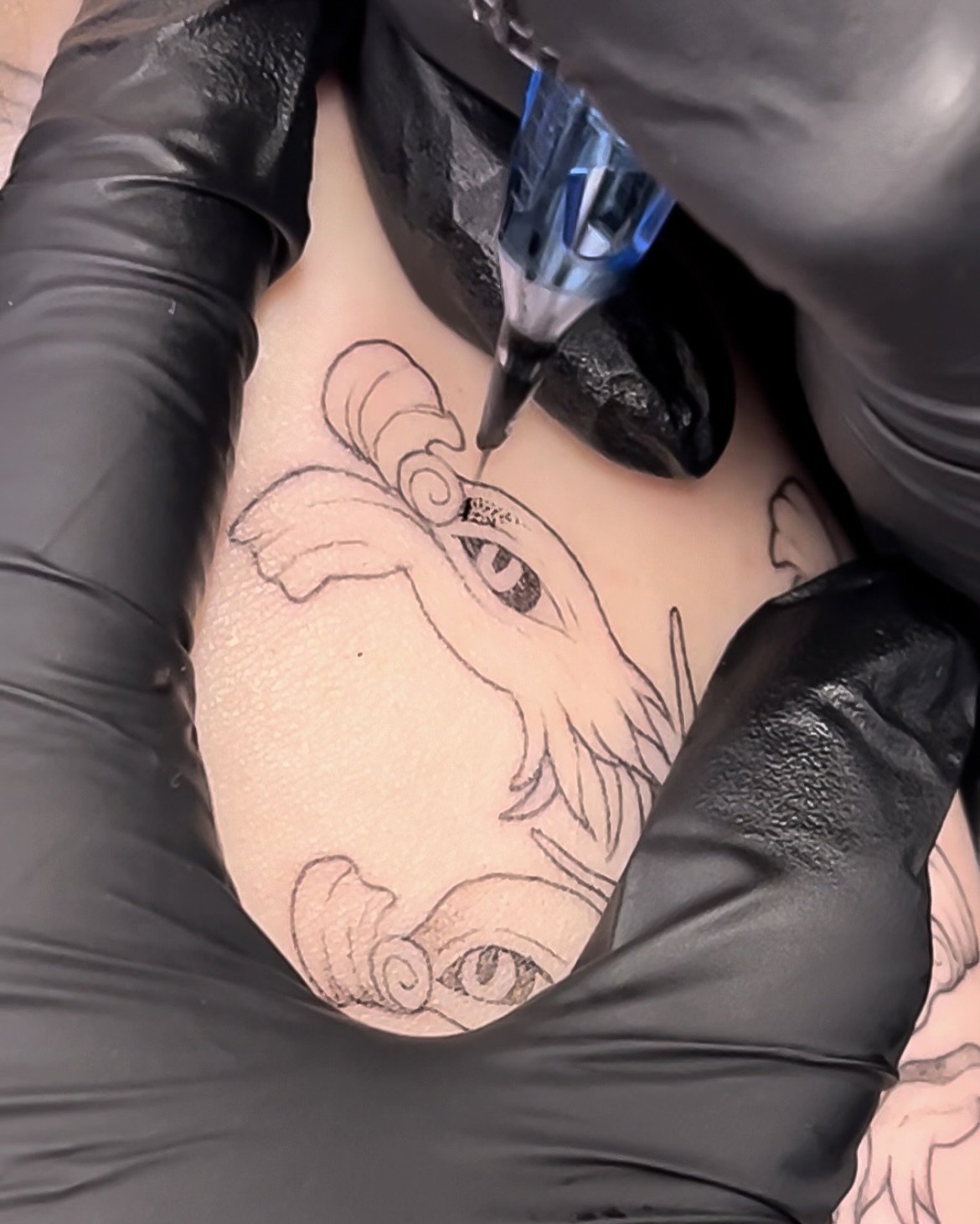 Hey! I&rsquo;ve been a little MIA from socials and thought I would share what I&rsquo;ve been up to while taking some time for myself before diving back into it all 🫶🏻🩵✨

1. A screen shot of a video close up of some shading
2. Stencil 
3. My new r