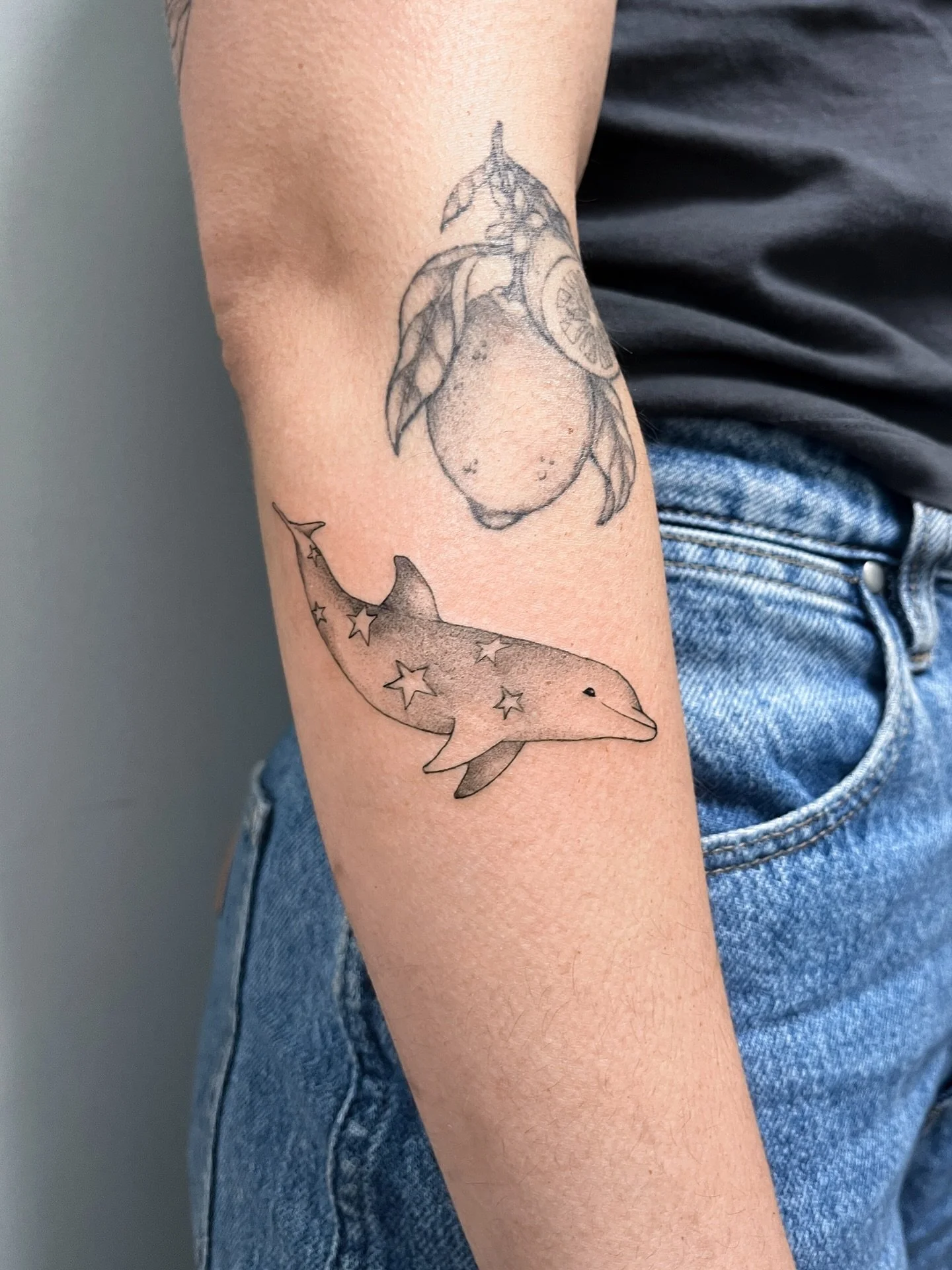 You want stars added to your tattoo? SAY LESS! ✨
I&rsquo;m always down to adding some celestial whimsy to your tattoo ideas! 
Sounds like something you&rsquo;re wanting as a tattoo? My books are open and the link in my bio will take you straight to m