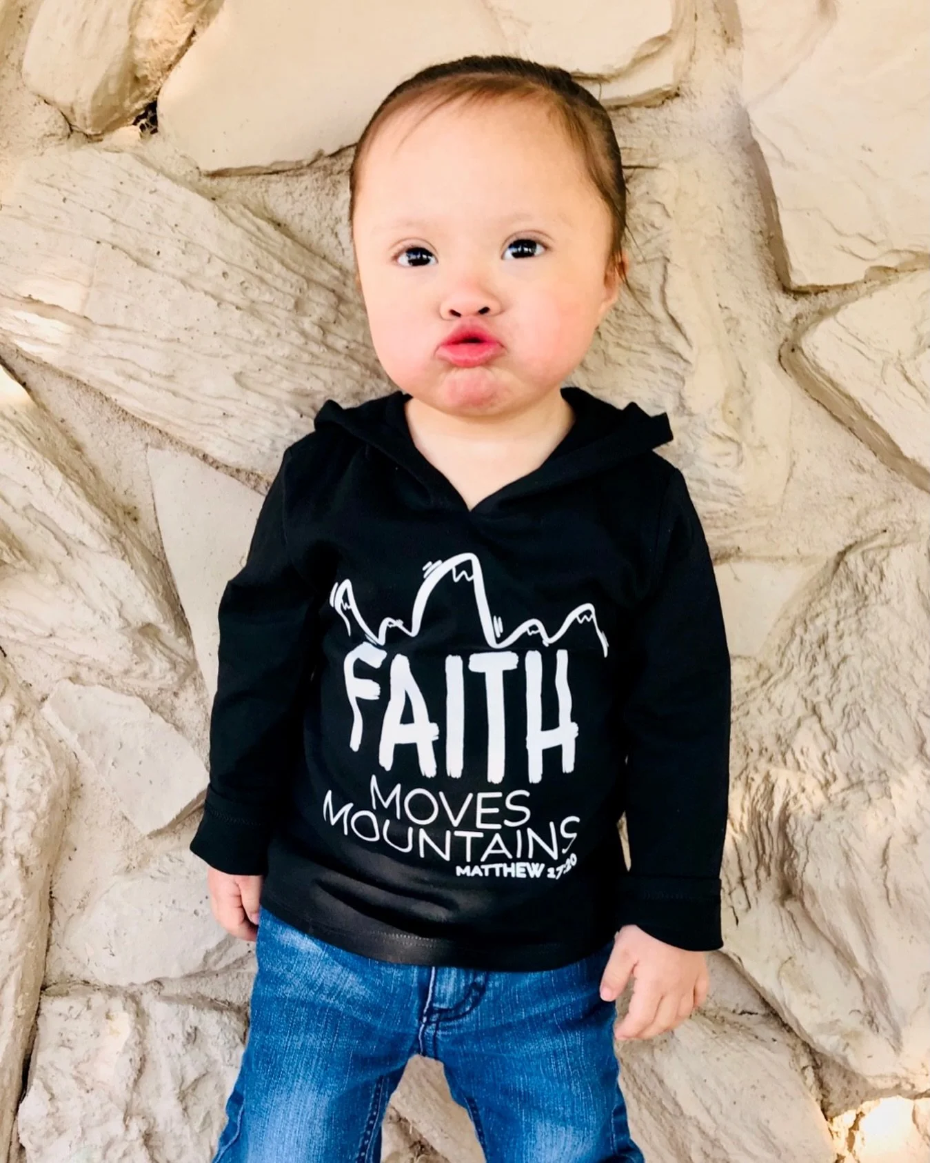 Saturday kisses from little Peanut!

#lookingback #babykisses #saturdayvibe #raisingpeanut