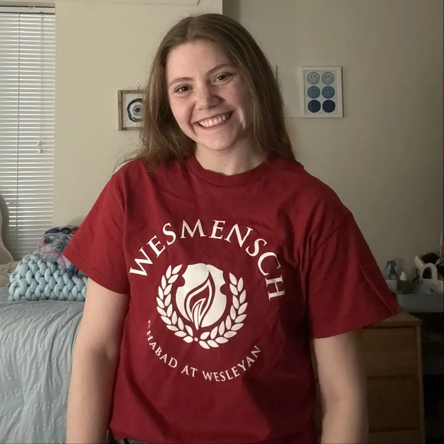 Congratulations are in order for the first WesMensch of the semester Gaby Sorin &lsquo;27 from Port Washington, NY 🥳❤️🖤 FUN FACT: &ldquo;I can recite the Gettysburg Address in less than a minute&rdquo; CONGRATS 🎉🎉