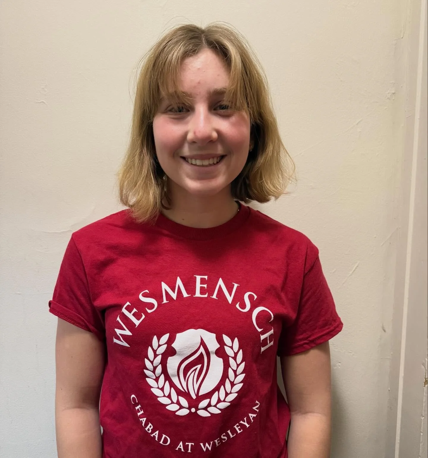 CONGRATULATIONS to WesMensch of the Week Sarah S. &lsquo;28 from Newport Beach, CA 🤩👏 

FUN FACT: I make a custom themed calendar for my family every year for Hannukah 🕎🎉