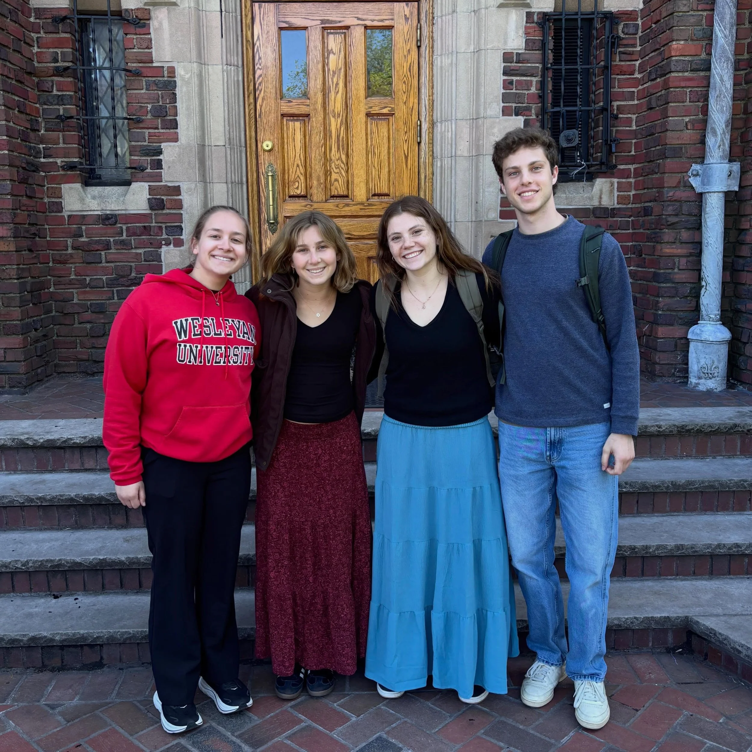 THAT&rsquo;S A WRAP on Sinai Scholars! We had an incredible 8 weeks of learning, conversation, and connection and an EPIC trip to Crown Heights, Brooklyn 🚙🗽🎉 SEE YOU NEXT YEAR 👋