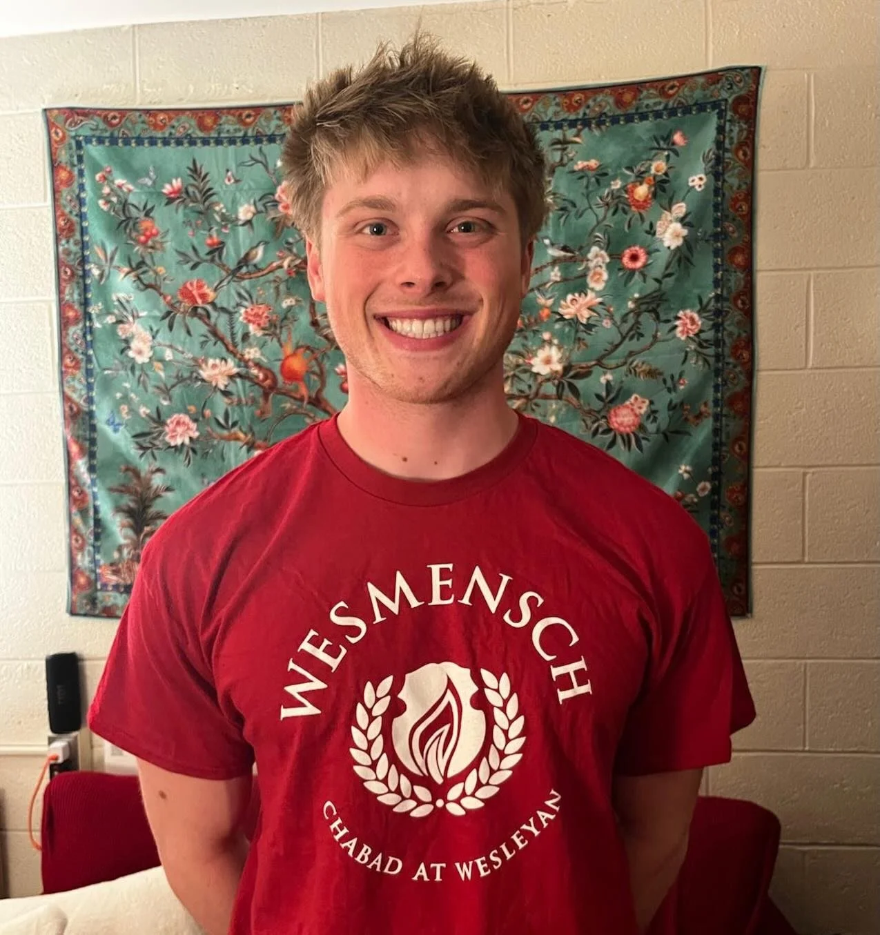 Drumroll please for our ‼️SECOND‼️ WesMensch Ethan &lsquo;28 from Harvard, MA 🤩👏 FUN FACT: &ldquo;I couldn&rsquo;t sleep one night while backpacking so I taught myself how to say the alphabet backwards really fast&rdquo; ⛺️😊