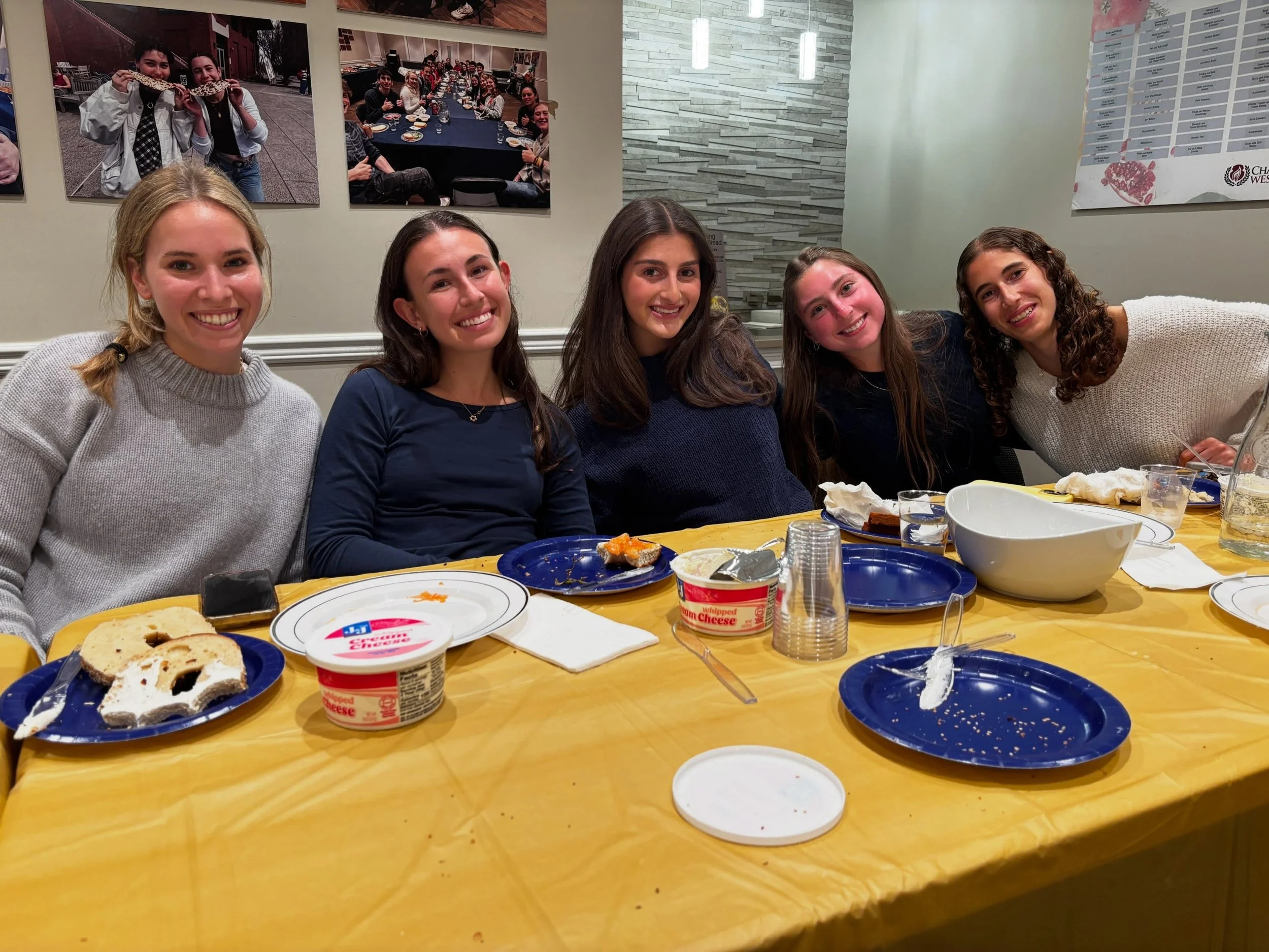 It was great to see everyone who came out for our Neilah and Break Fast last night! We hope everyone had an easy fast and a meaningful Yom Kippur!
