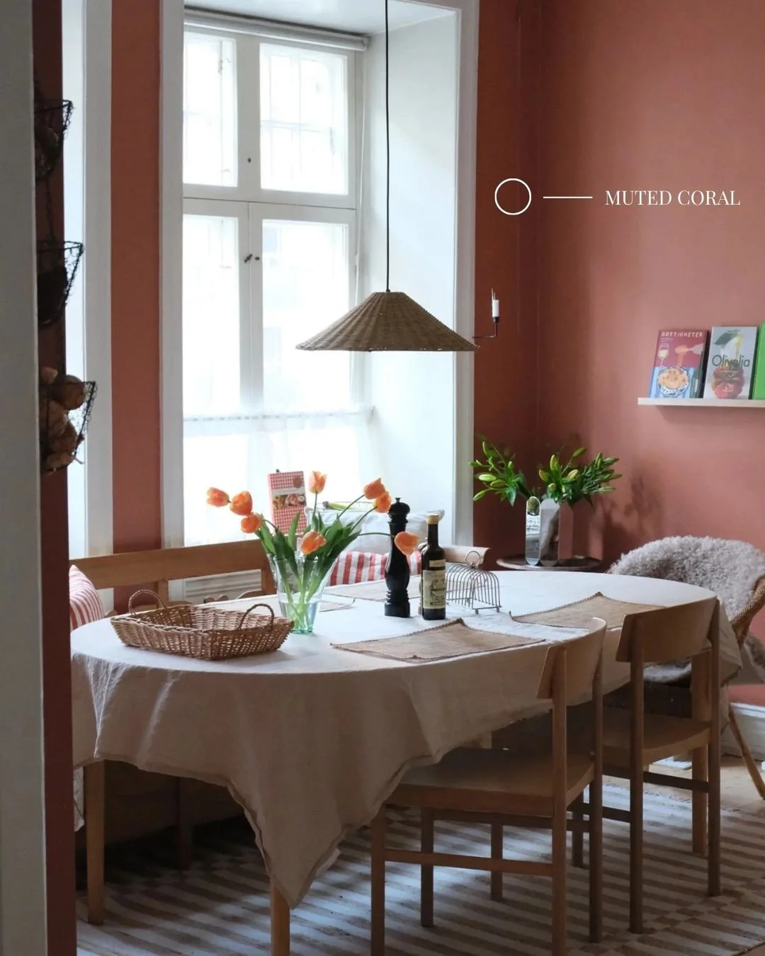 V&aring;ga mer &auml;n vitt och beige 🤍⁠
⁠
Frida Bredberg @homedecofrida visar hur f&auml;rg kan f&ouml;rvandla ett helt hem.⁠
I hennes sekelskiftsl&auml;genhet i G&ouml;teborg har hon l&aring;tit kul&ouml;rerna ta plats, m&aring;lade med f&auml;rg 