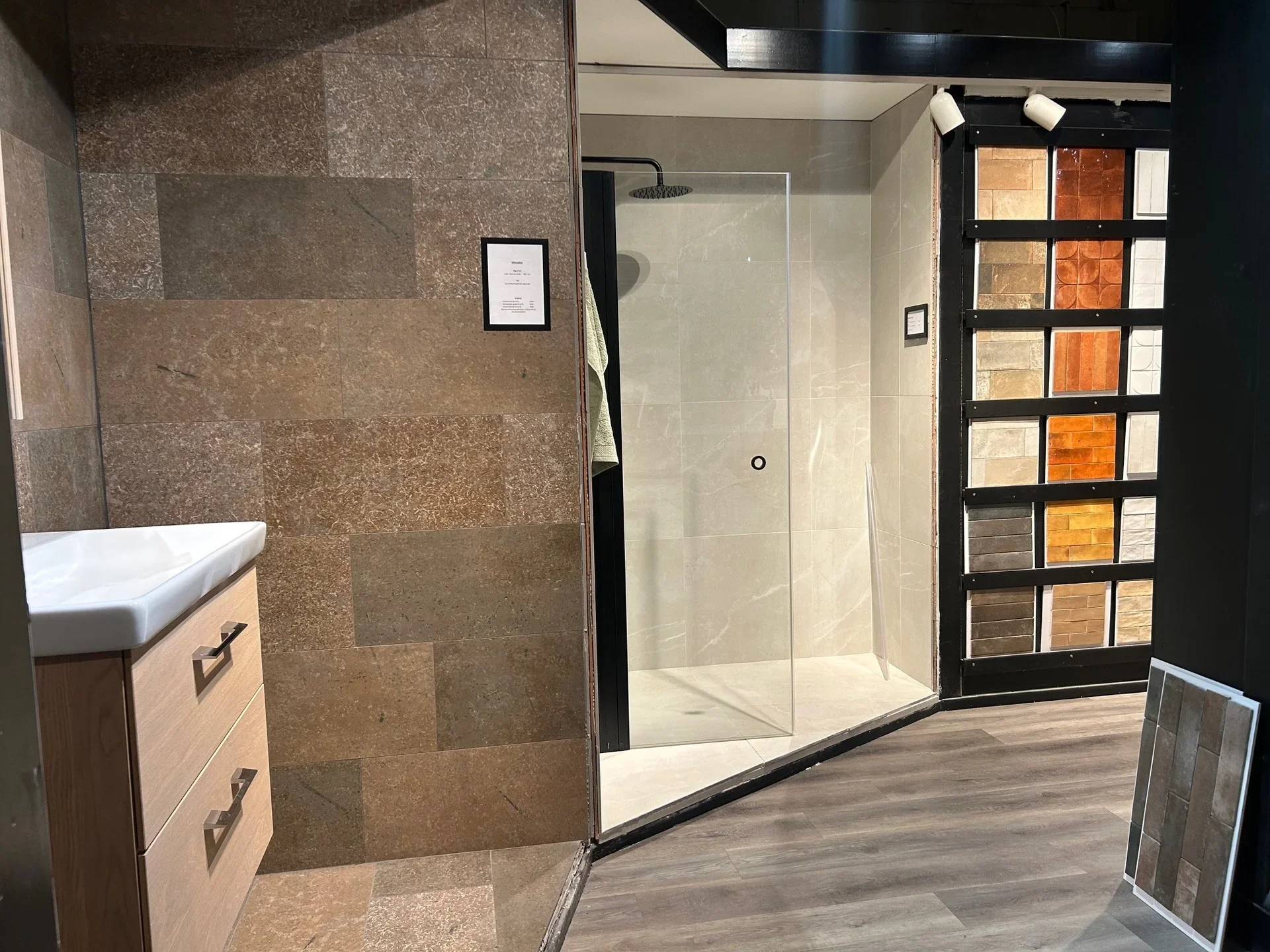 Lhådös Kakel och Klinker hos Färgexperten