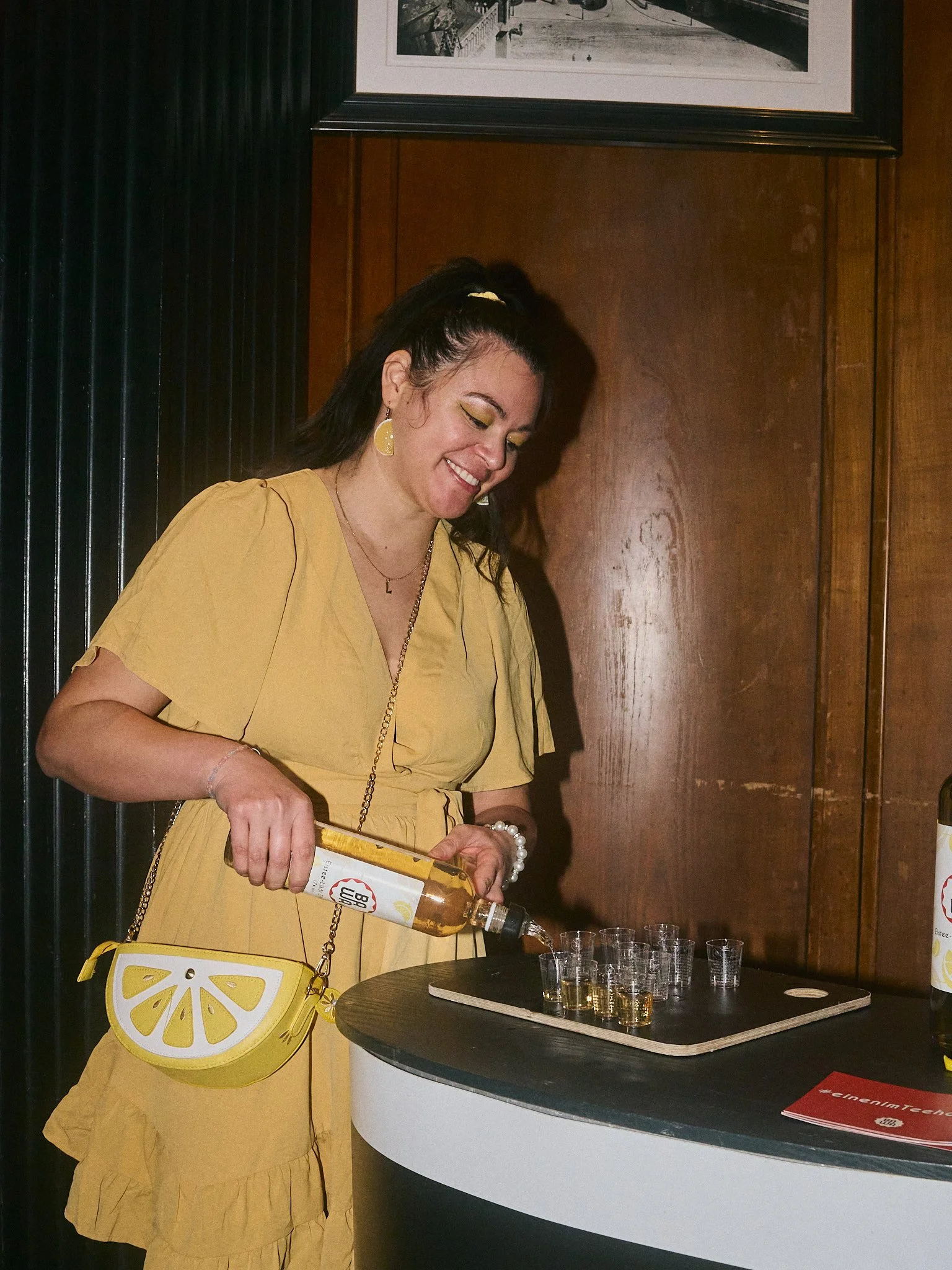 @yannikdress_KamelleClub_A7V04471_2048px Kopie.jpg