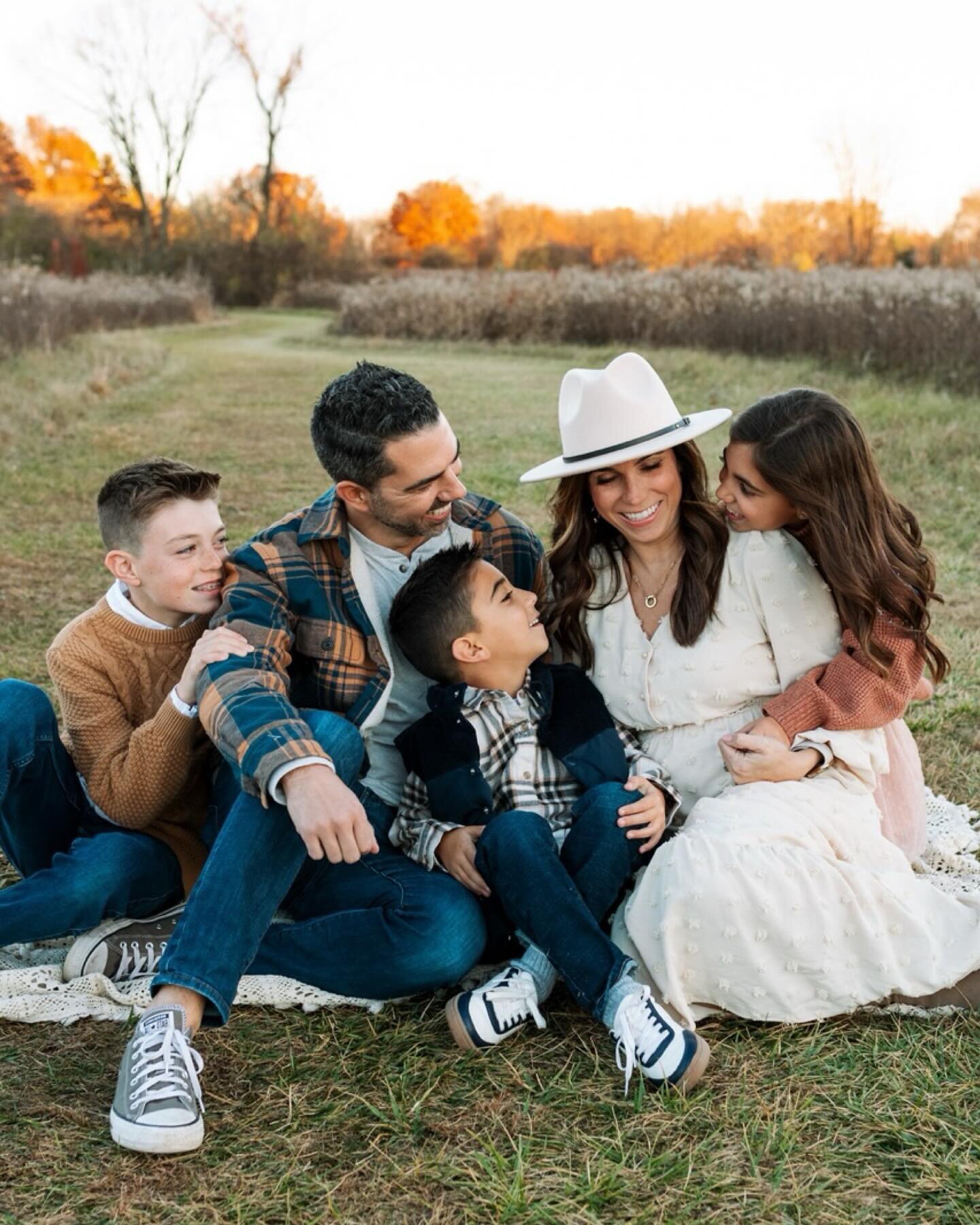 Can&rsquo;t wait for the day little baby on the way realizes how lucky they are✨
&bull;
&bull;
&bull;
#ohiophotographer #columbusohiophotographer #lifestylephotography #familyphotography