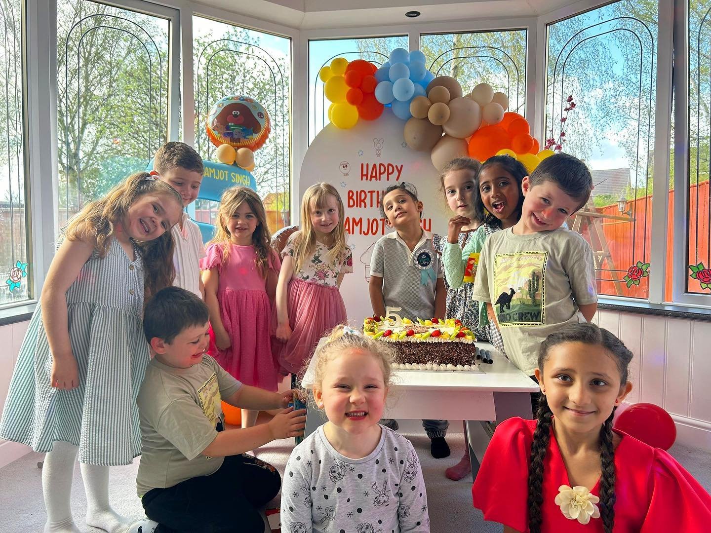 Did you know we also cater to smaller house gatherings? 🏡🥳🎂

Ekamjot invited us to his house to celebrate his 5th birthday with his friends! 🎂 

#childrensentertainment #teesside #kidspartyideas