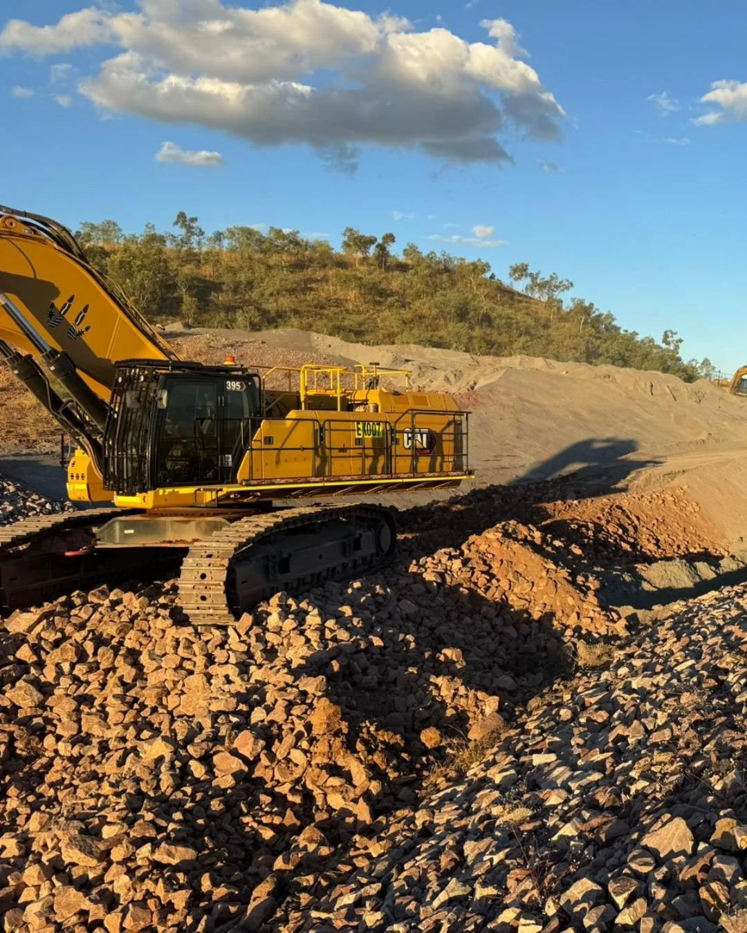 Hard to complain about the view from site 👌

Our CAT 395 Excavator out at Telecom Ridge Spillway at Argyle, with the crew continuing works across some pretty incredible Kimberley country.

#MDM #Argyle #Mining