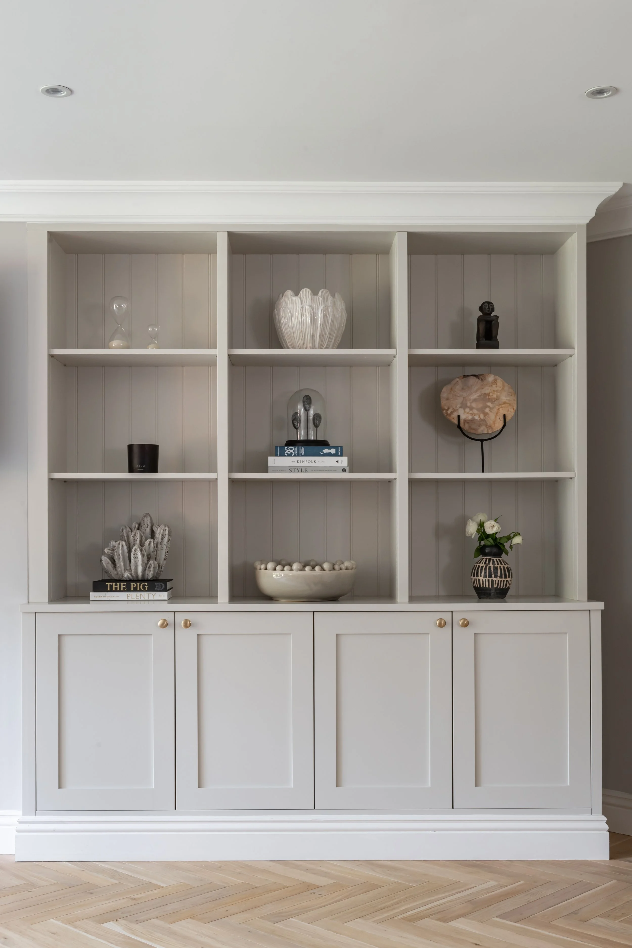 Darby Holmes- Weybridge House- Shelf styling and bespoke built ins