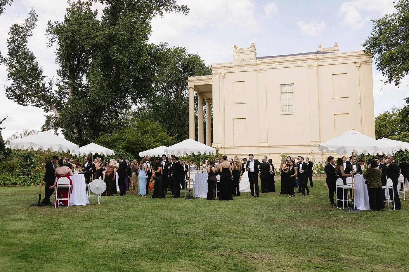 clarendon-estate-tasmania-freyr-studio-garden-cocktail-hour-umbrellas.jpg