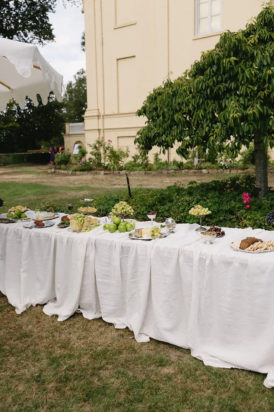 clarendon-estate-tasmania-freyr-studio-garden-grazing-table.jpg
