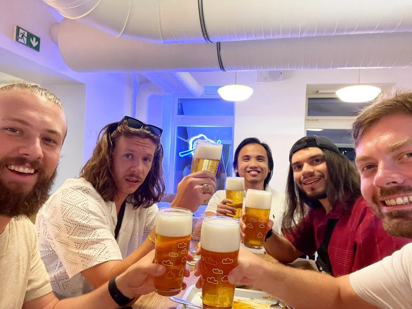 The weather is perfect for the Crowded Table Beer and Food tour! 

See you there? Learn more and see our reviews at the link in bio!