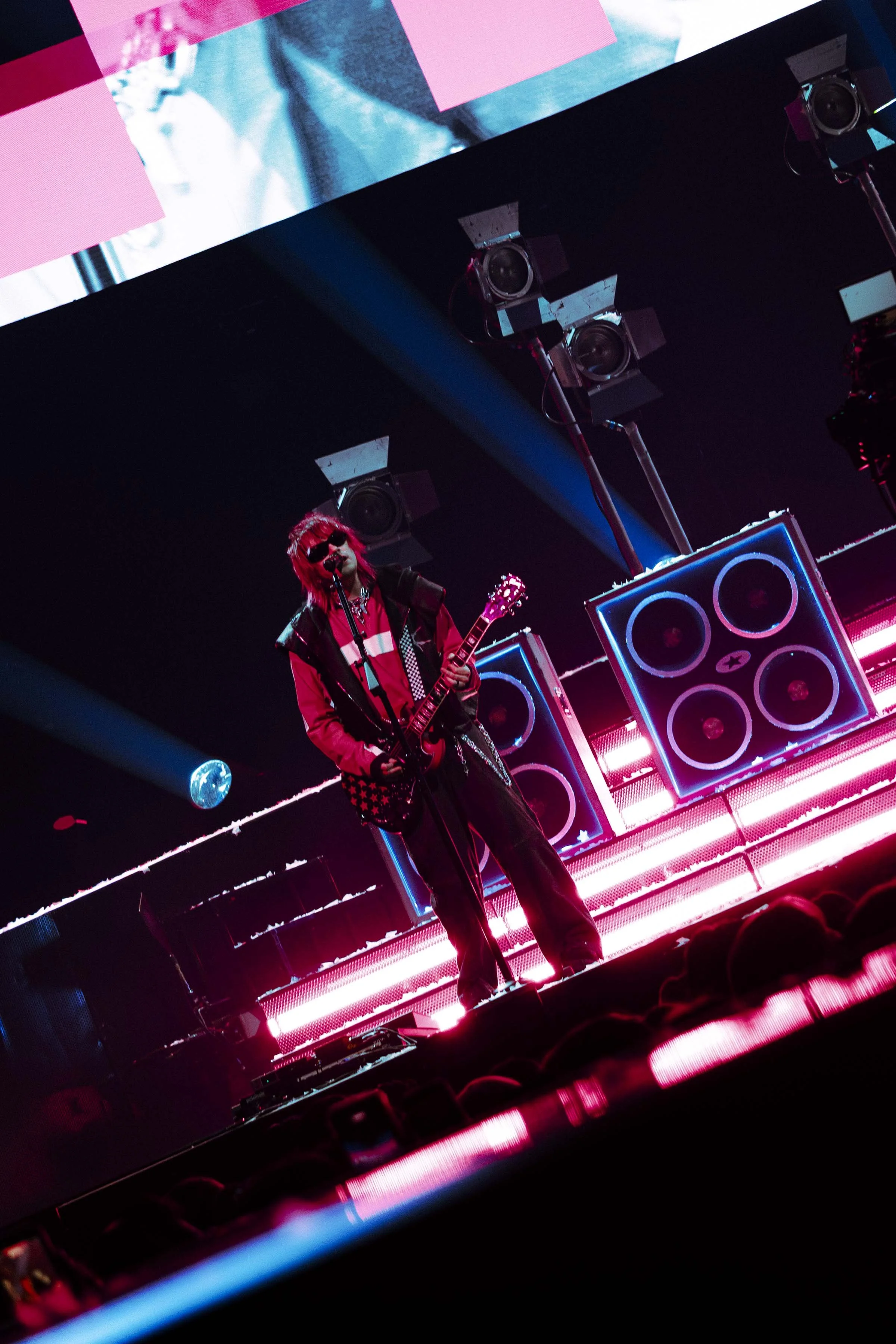 5SOS-HALEYPETRONEPHOTO-18.jpg