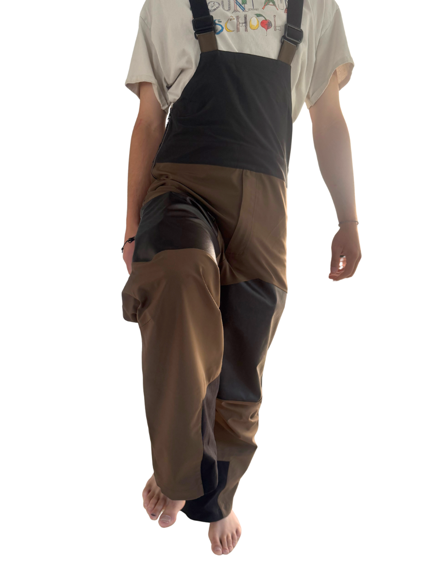 DREW MEDIUM one leg raised.png