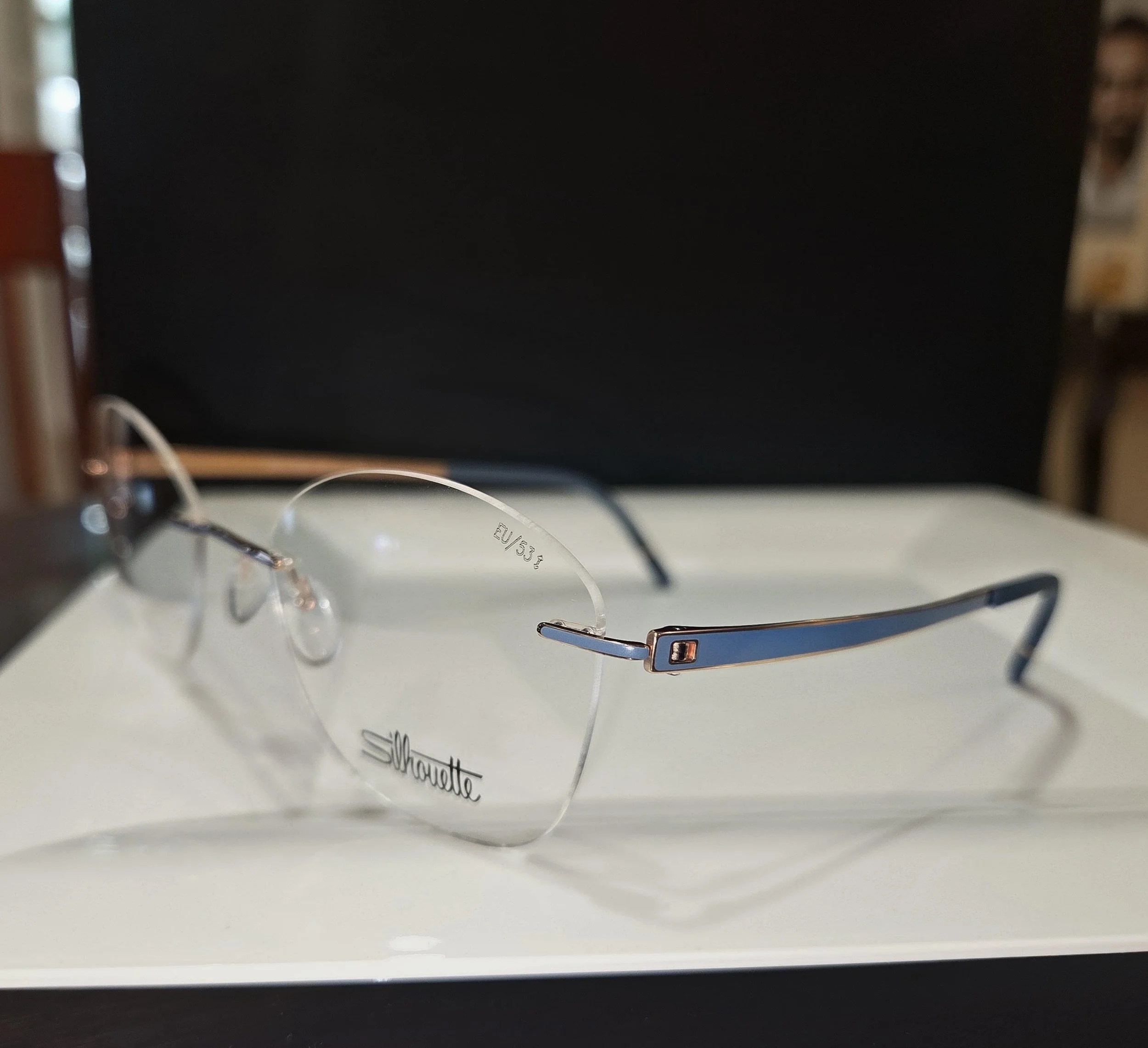 

Silhouette blue rimless