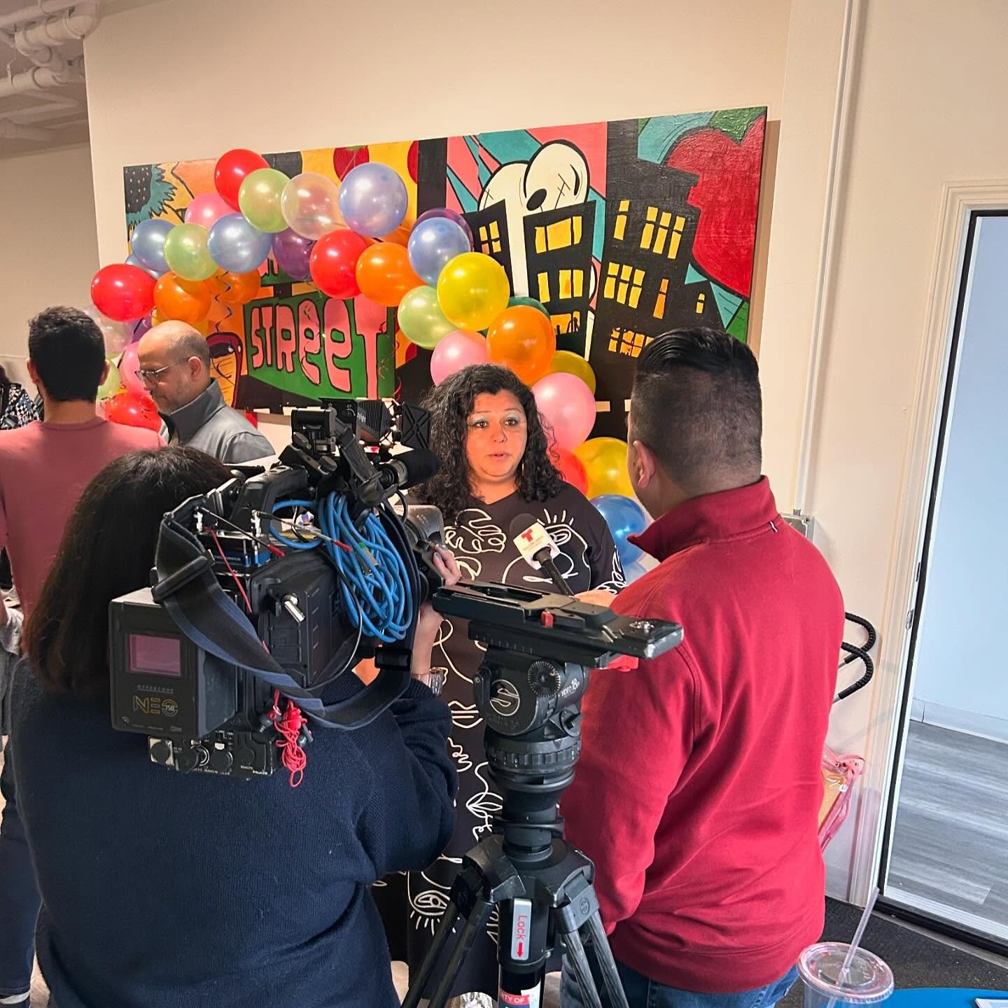 What a busy week for @rogersparkba! We went to @abc7chicago on Monday promote their upcoming May Mercadito, made pi&ntilde;atas on @spotlightwgn on Tuesday, and celebrated their D&iacute;a del Ni&ntilde;o event on Wednesday! Keep an eye out for a seg
