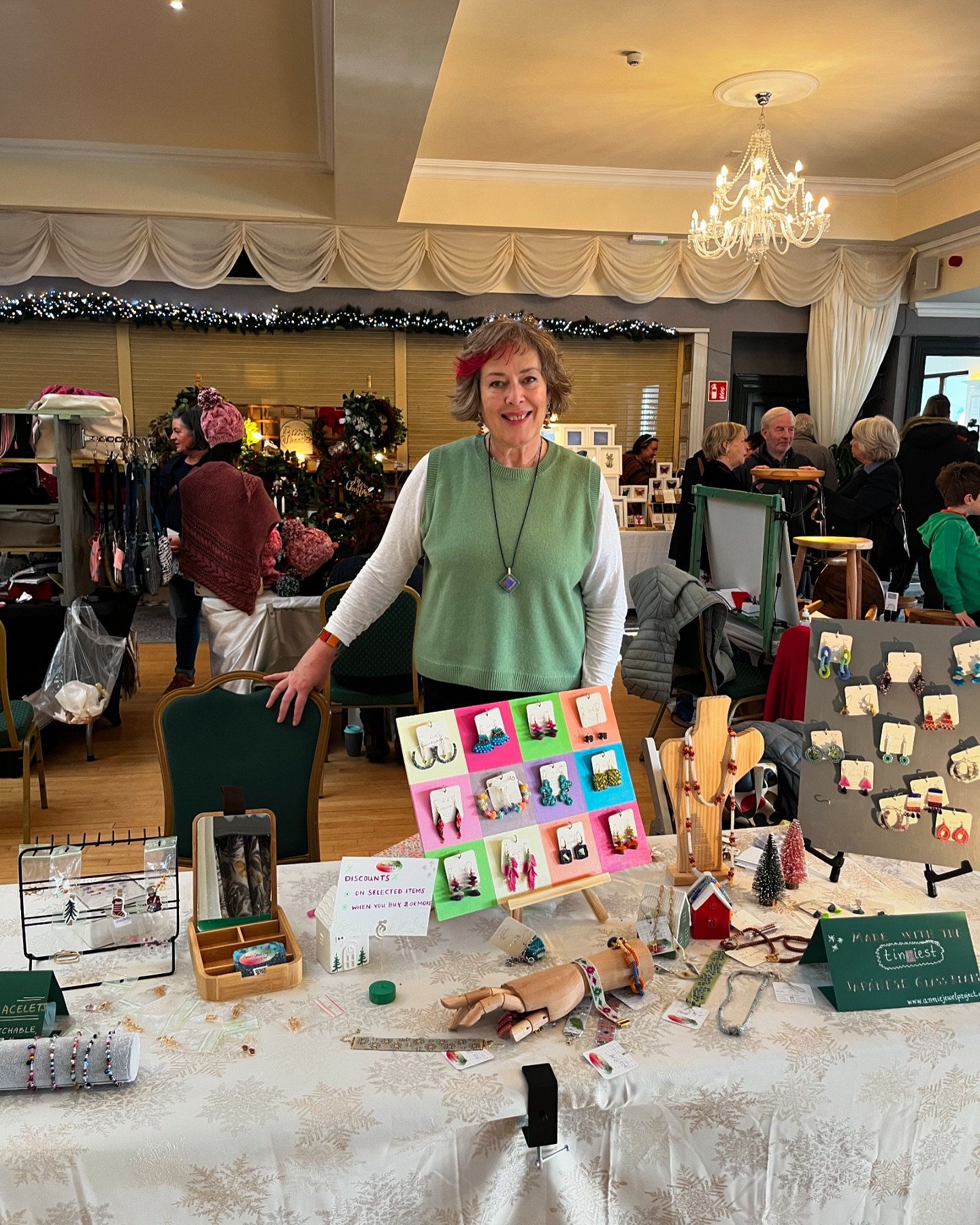 It was an amazing day at the Killaloe fair yesterday 🥳💝💖💕 
Made new acquaintances, had the chance to discuss about the beading process and the inspiration behind my designs, my heart melted by people all ages trying to find the perfect gift for t