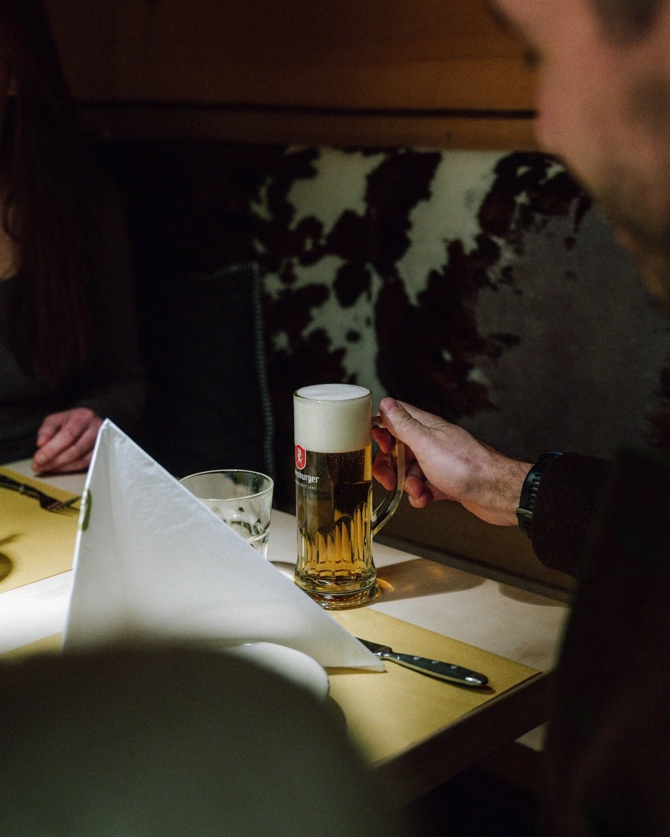 Thursday plans : Aperitivo in the Schneggarei🍹

__

Thursday plans : aperitivo at Schneggarei🍹

+43 5583 39888
info@schneggarei.com

.

.

#aperitifs #barkeeper #barandrestaurant #hugospritz #mountainbar #summerinthealps #gaultmillau_austria