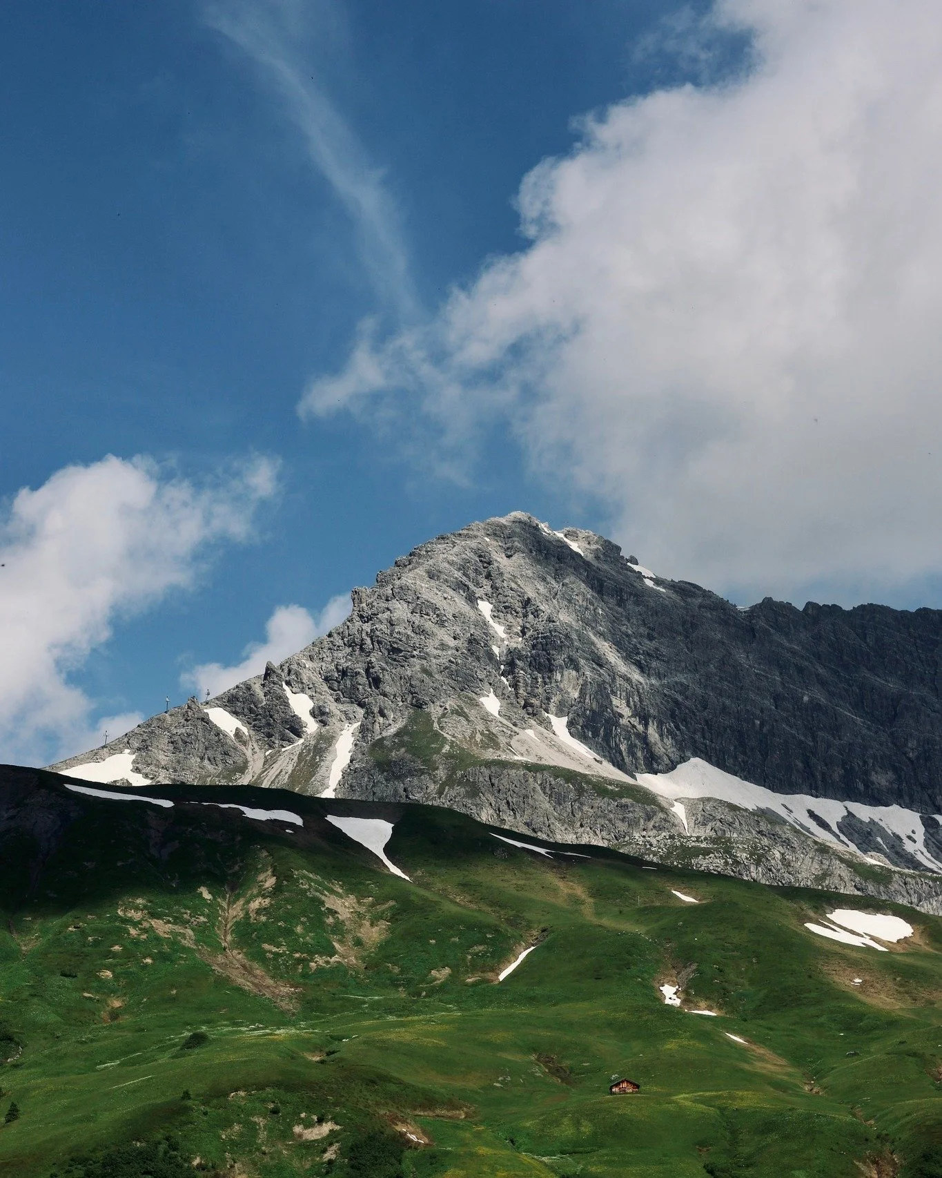 As summer slowly gives way to winter, there's no better way to spend these cooler late summer days than cozying up inside with friends, good food and drinks!

__

As summer slowly gives way 