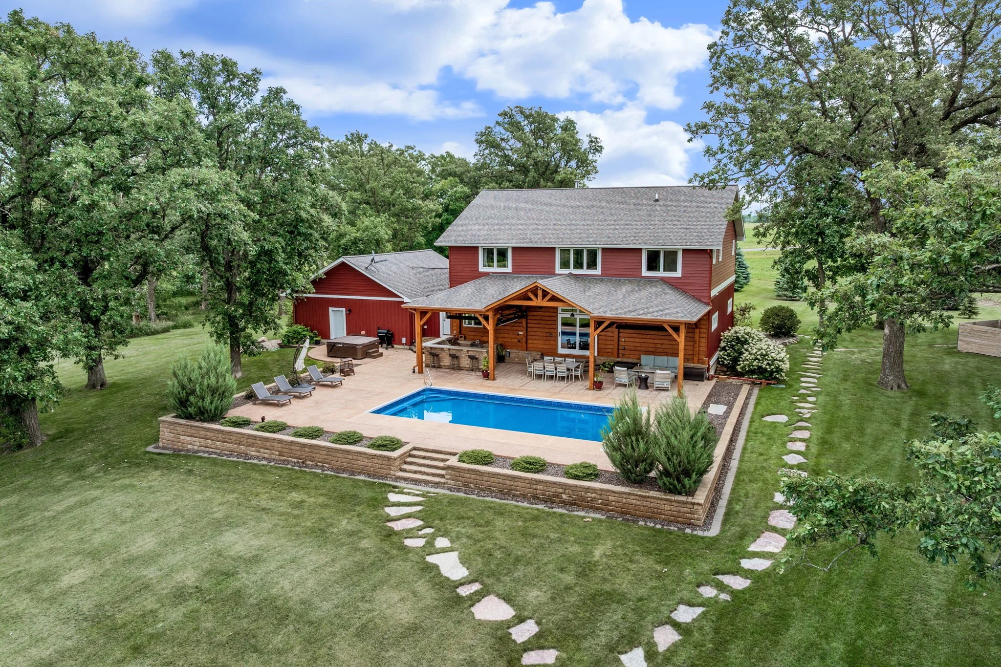 34-web-or-mls-25551-885th-ave.jpg
